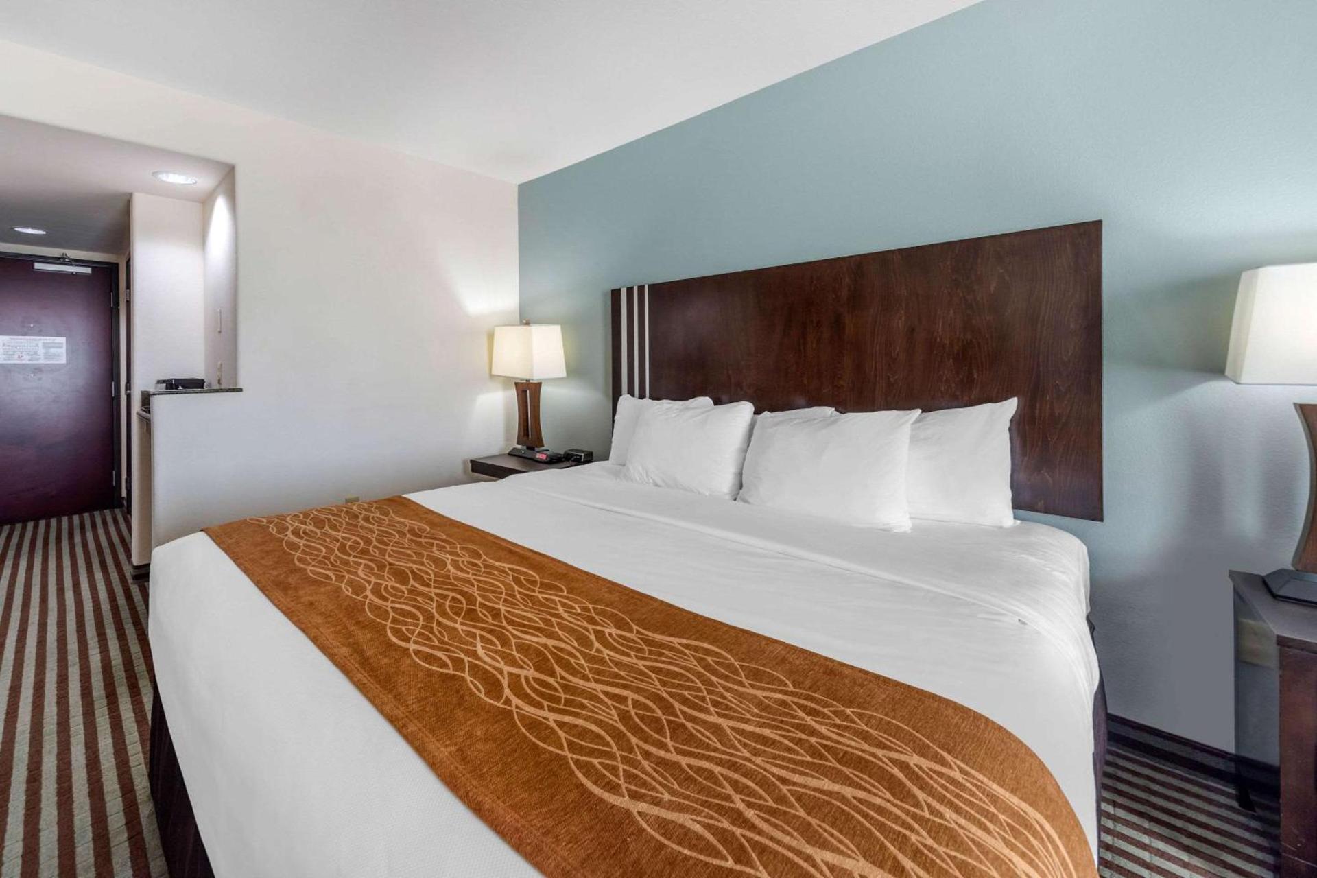 Comfort Inn & Suites Perry I-35 photo 16