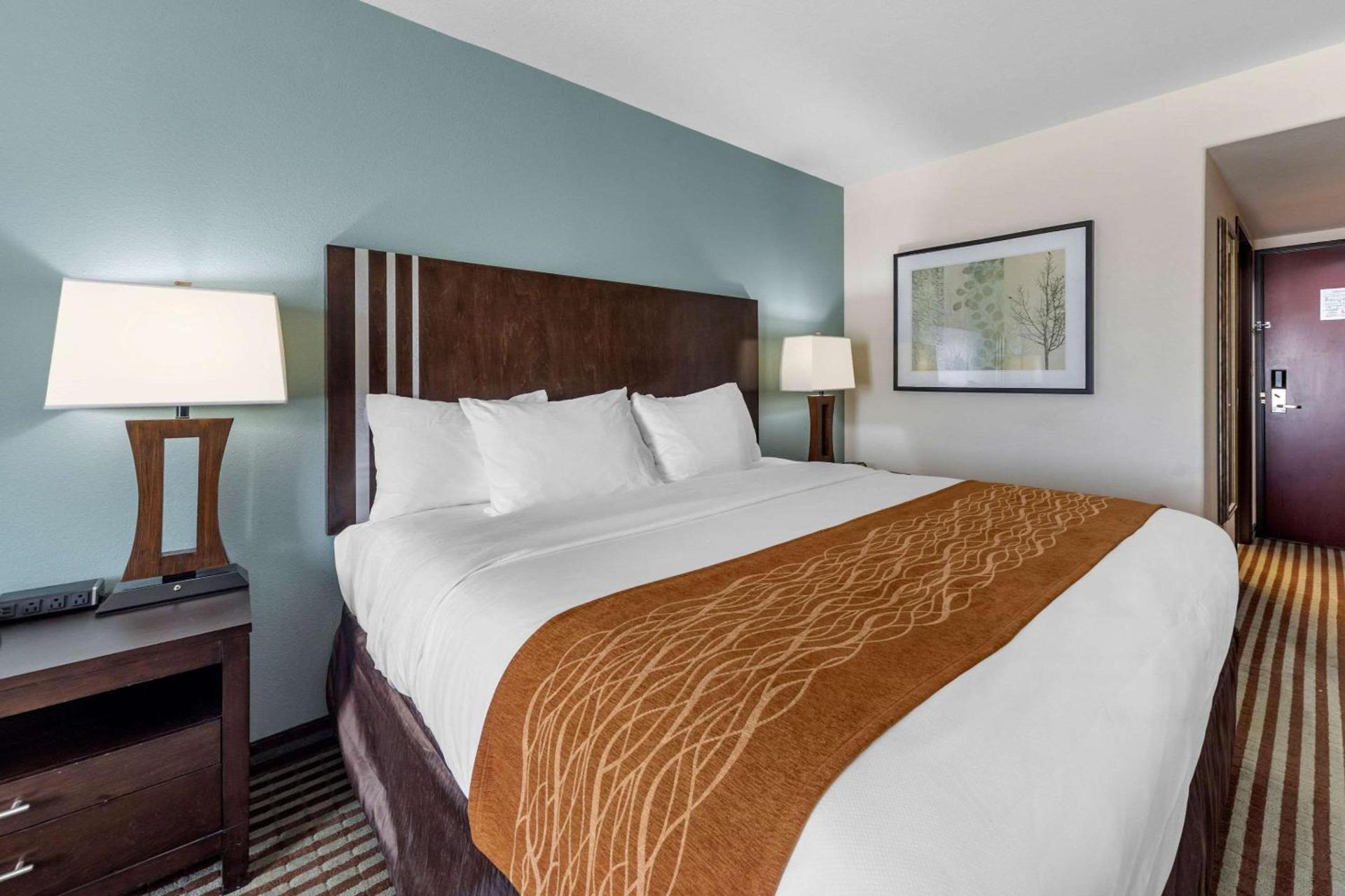 Comfort Inn & Suites Perry I-35 photo 17