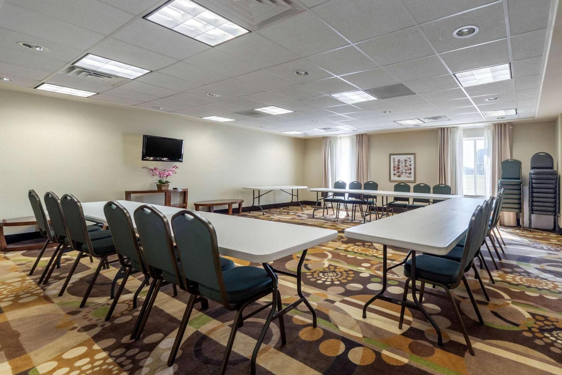 Comfort Inn & Suites Perry I-35 photo 27