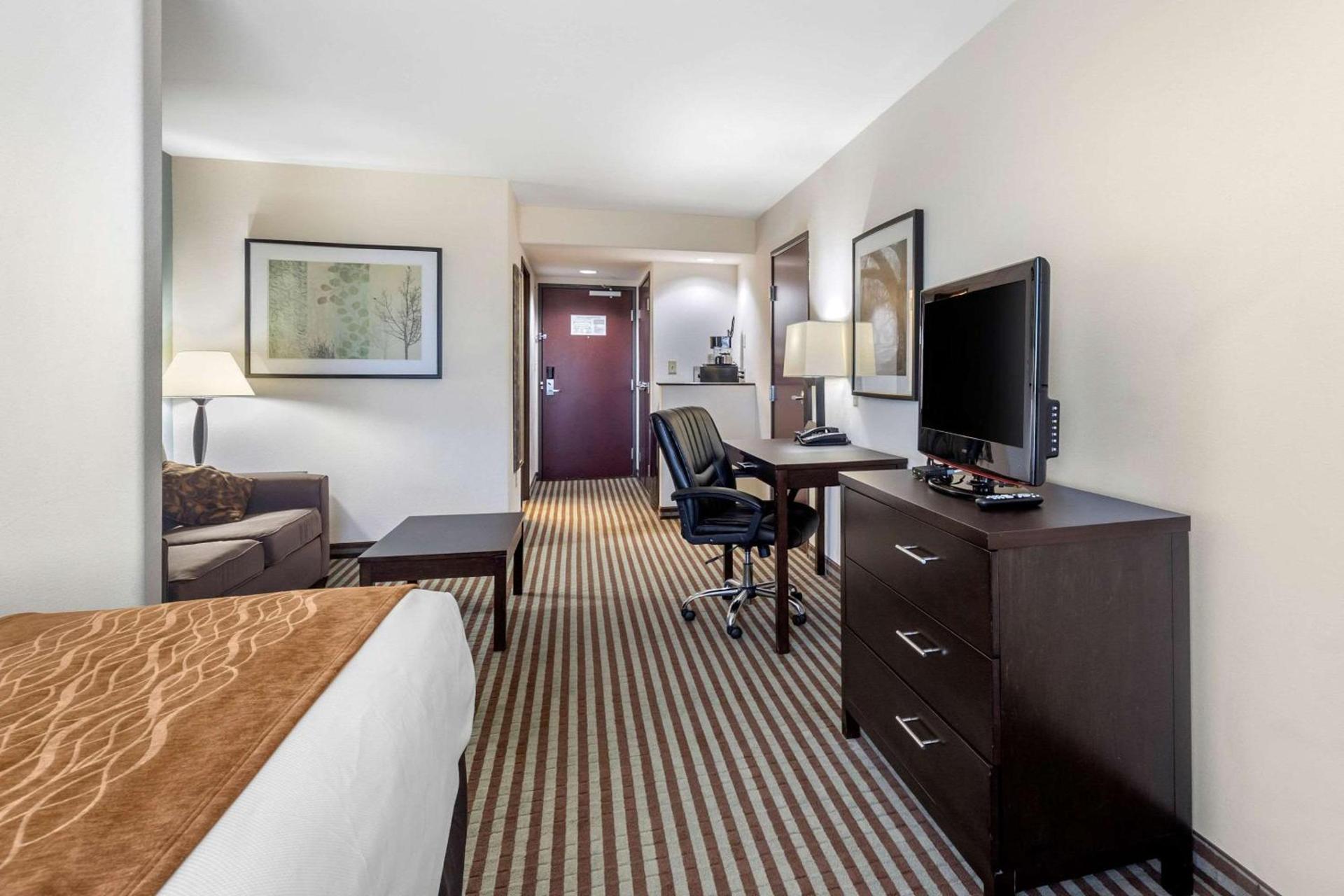 Comfort Inn & Suites Perry I-35 photo 30