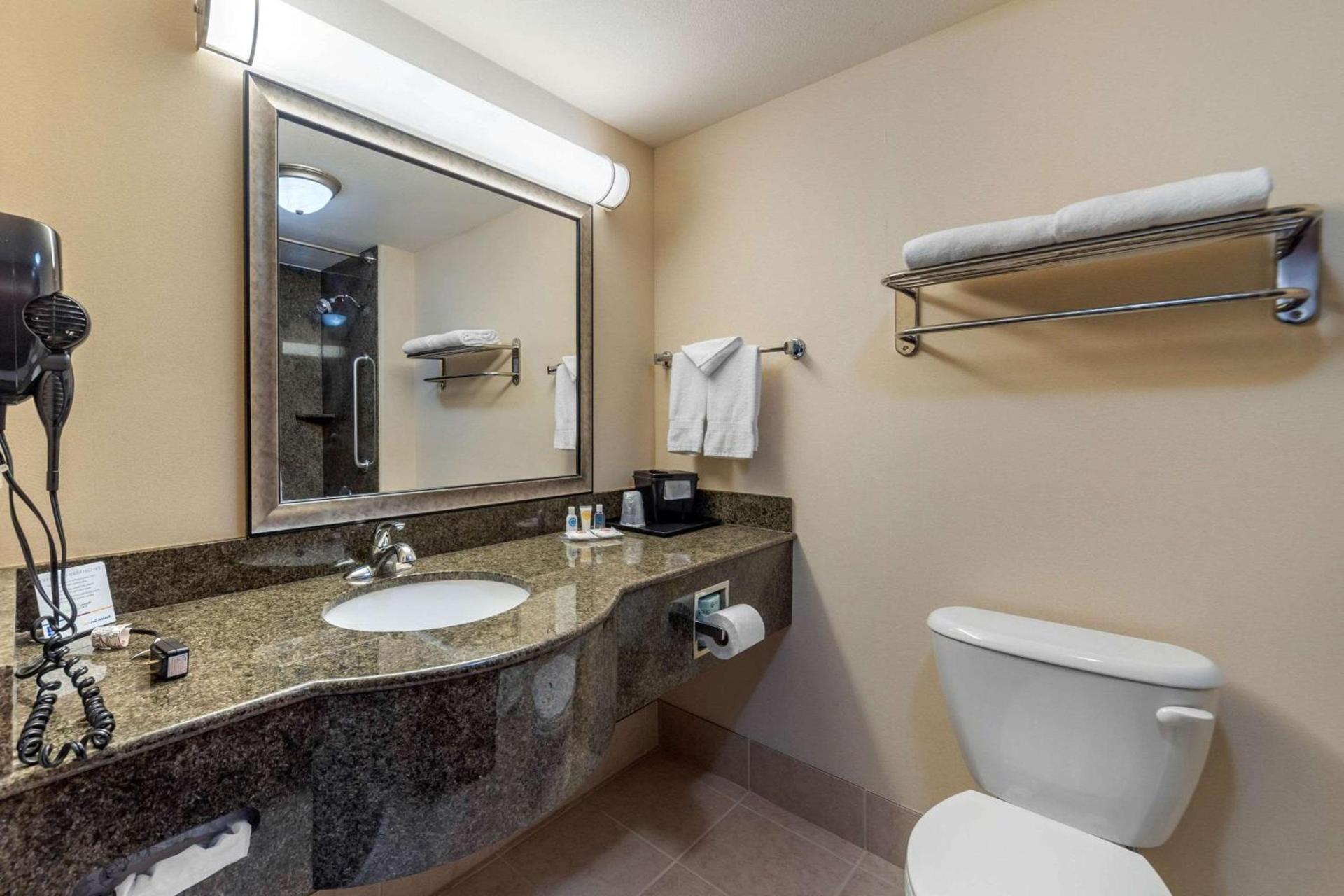 Comfort Inn & Suites Perry I-35 photo 31