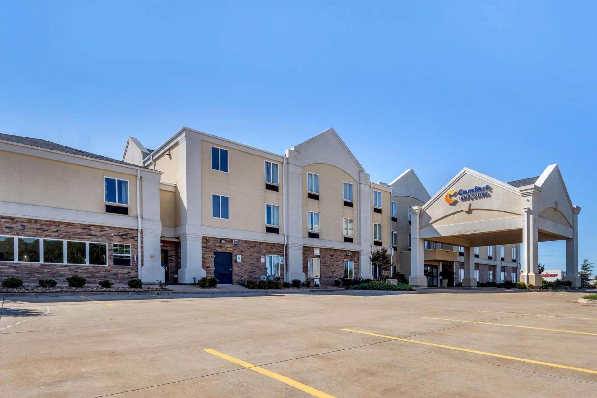 Comfort Inn & Suites Perry I-35 photo 33