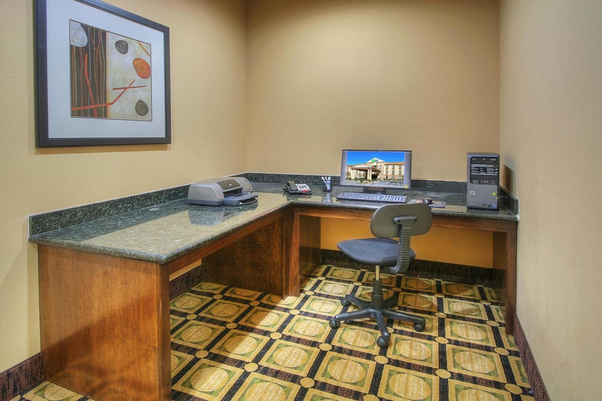 Spark by Hilton Pecos photo 8
