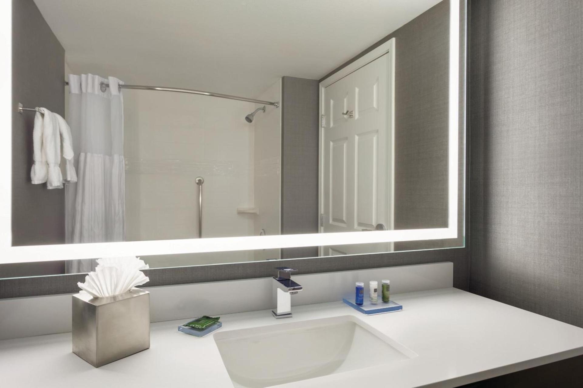 Hampton Inn By Hilton Addison Dallas photo 25