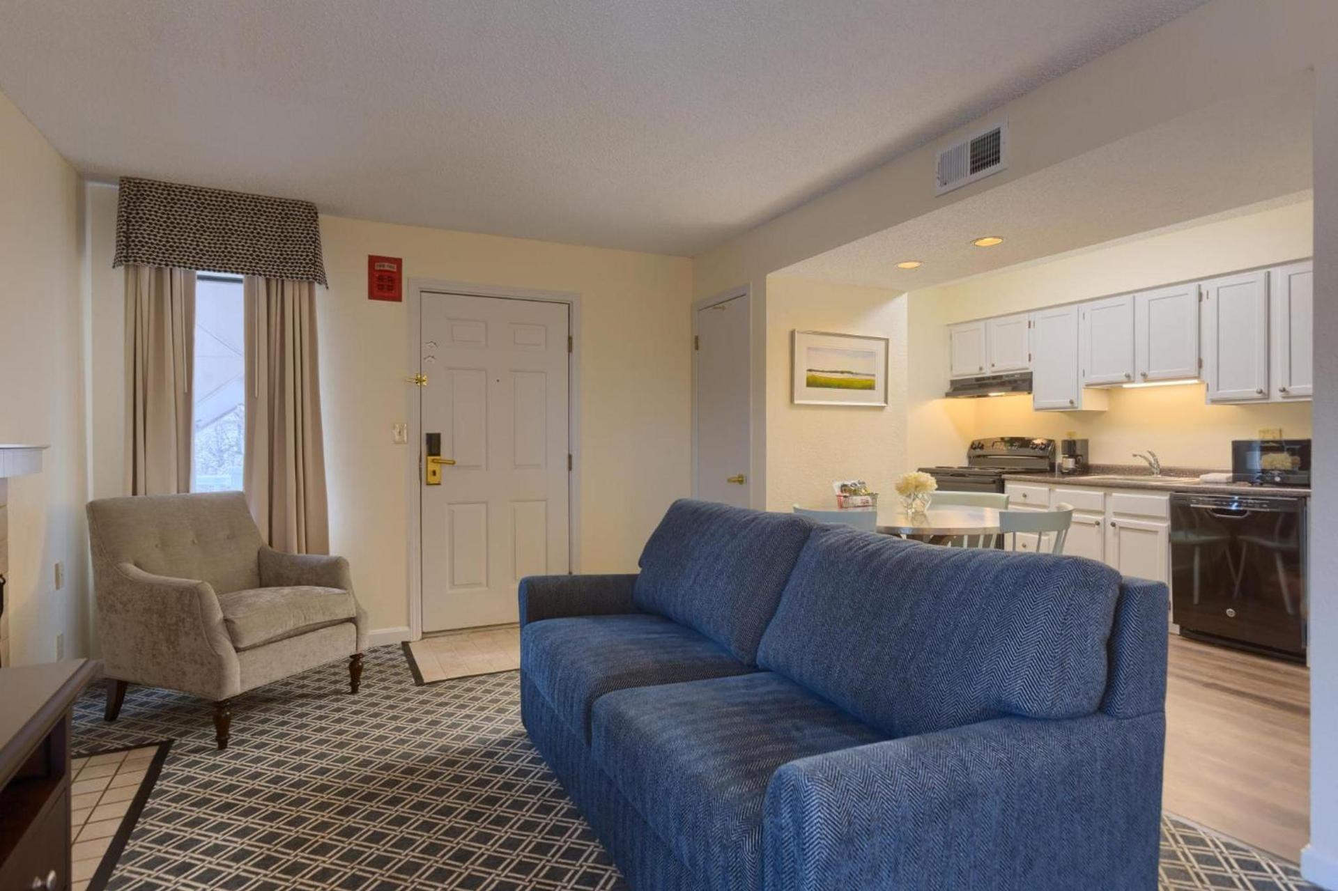 Residences at Daniel Webster photo 49