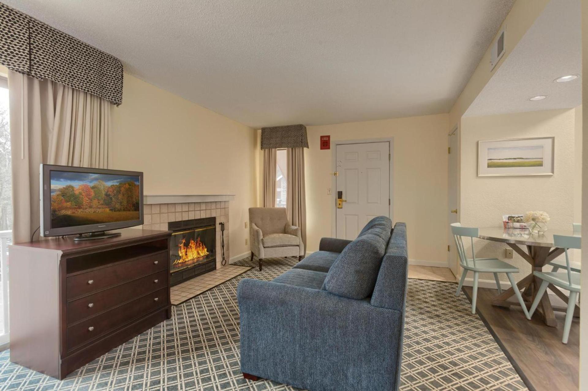 Residences at Daniel Webster photo 51