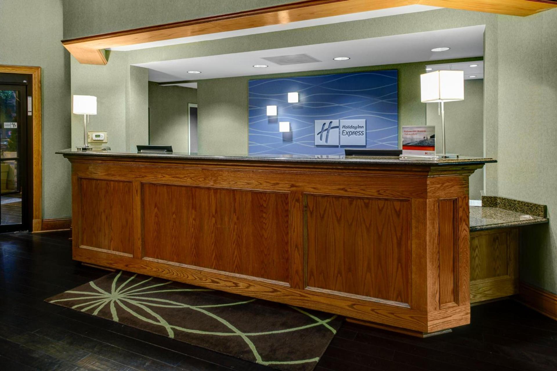 Holiday Inn Express Hotel & Suites Atlanta Buckhead by IHG photo 2