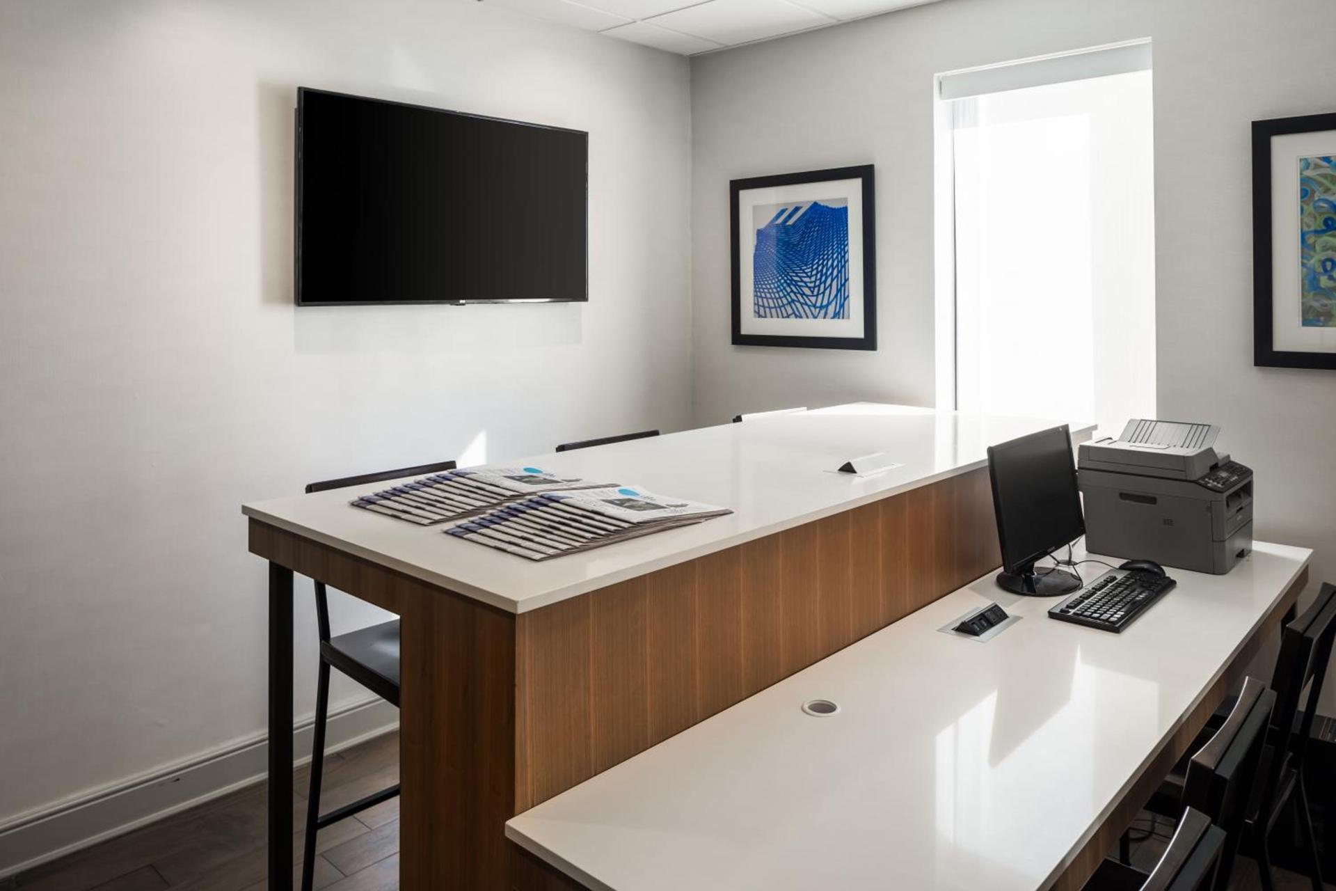 Holiday Inn Express Atlanta Airport-College Park by IHG photo 6