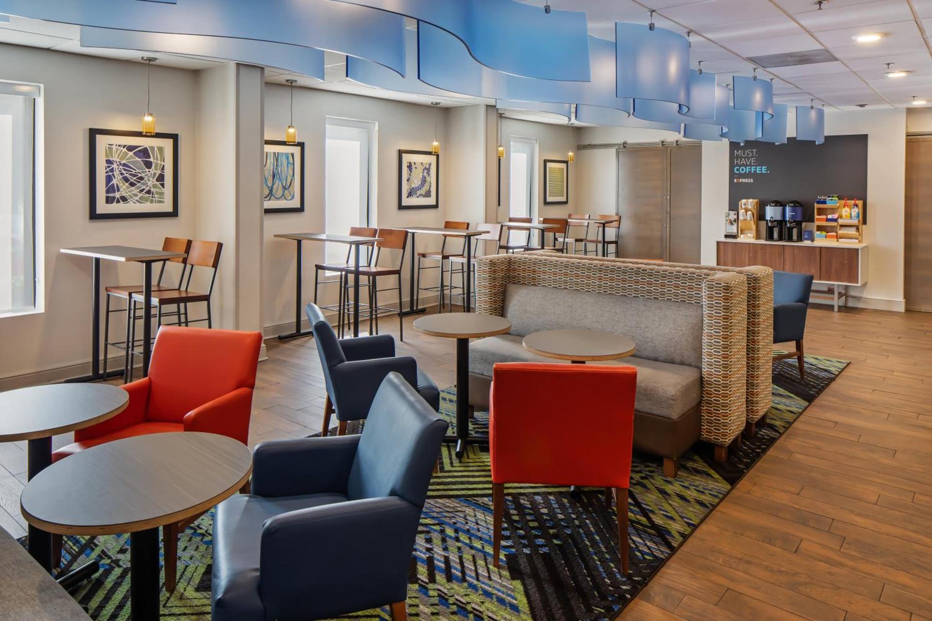 Holiday Inn Express Atlanta Airport-College Park by IHG photo 15