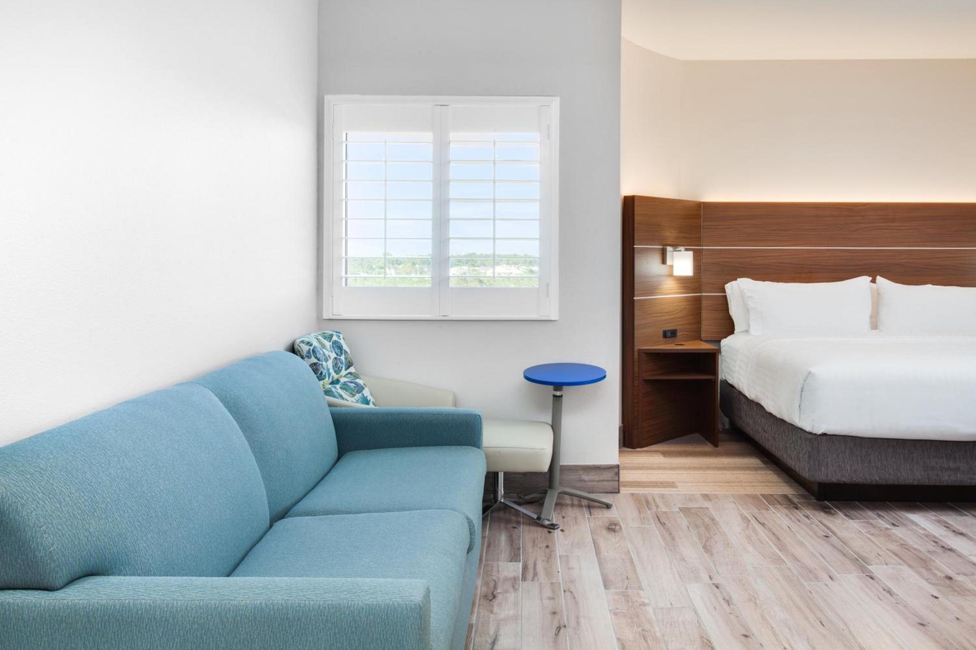 Holiday Inn Express & Suites Panama City Beach - Beachfront by IHG photo 99