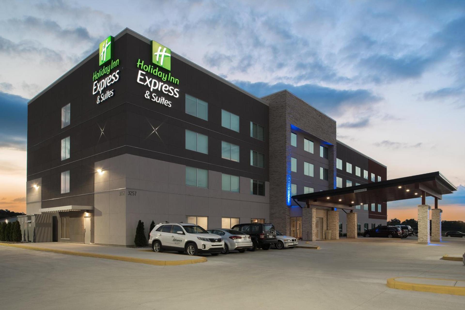 Holiday Inn Express & Suites Kingdom City by IHG — hotel in Kingdom City
