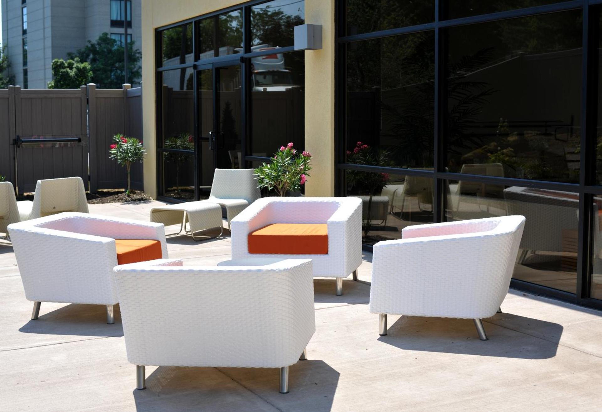 Holiday Inn and Suites Charleston West by IHG photo 17