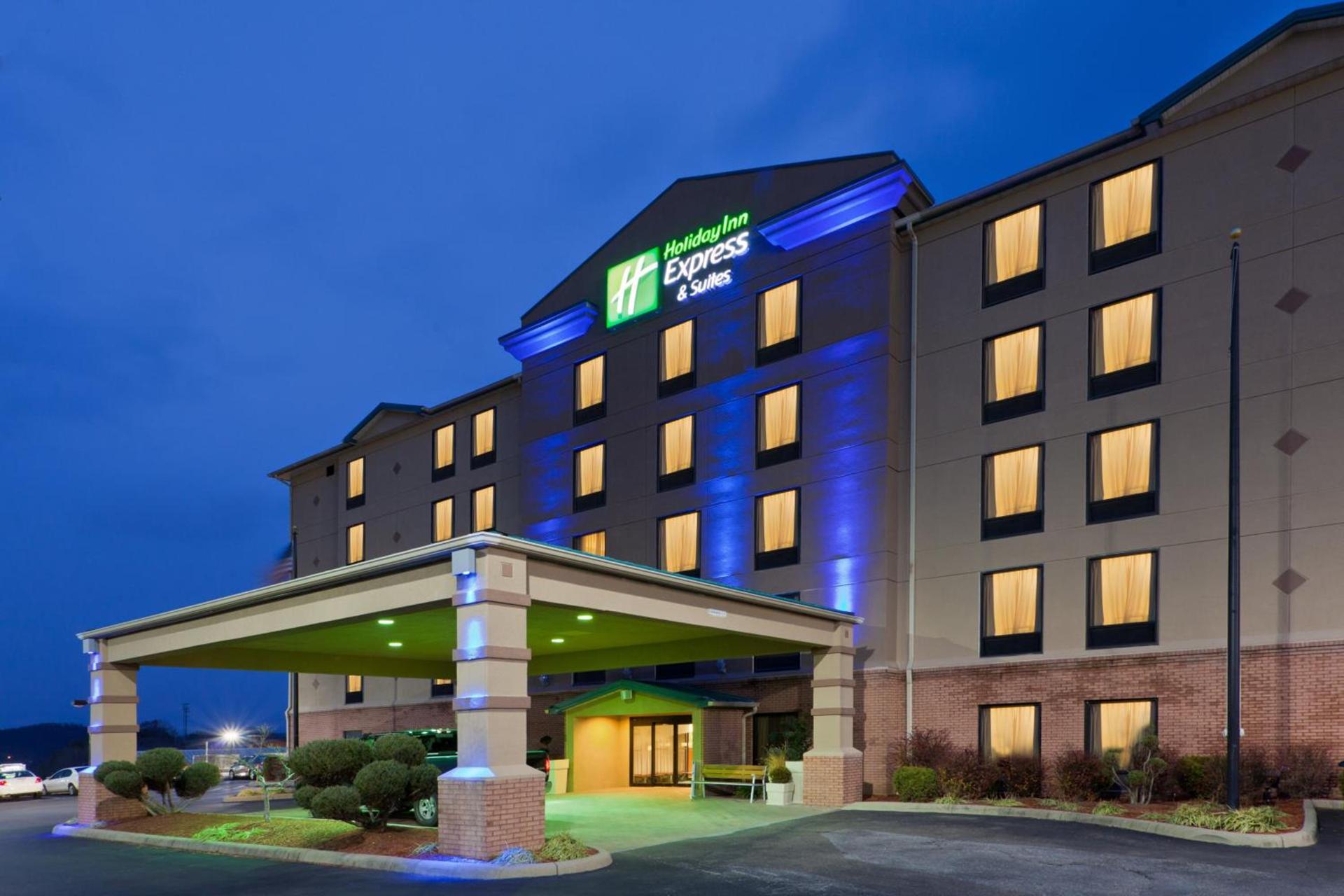 Holiday Inn Express Hotel & Suites Charleston-Southridge by IHG photo 1