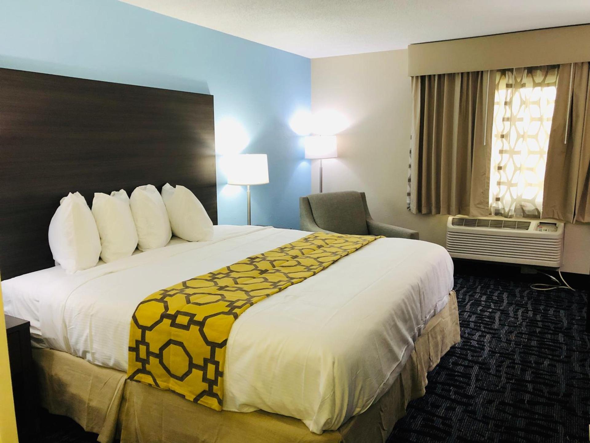 Baymont by Wyndham Joliet photo 57