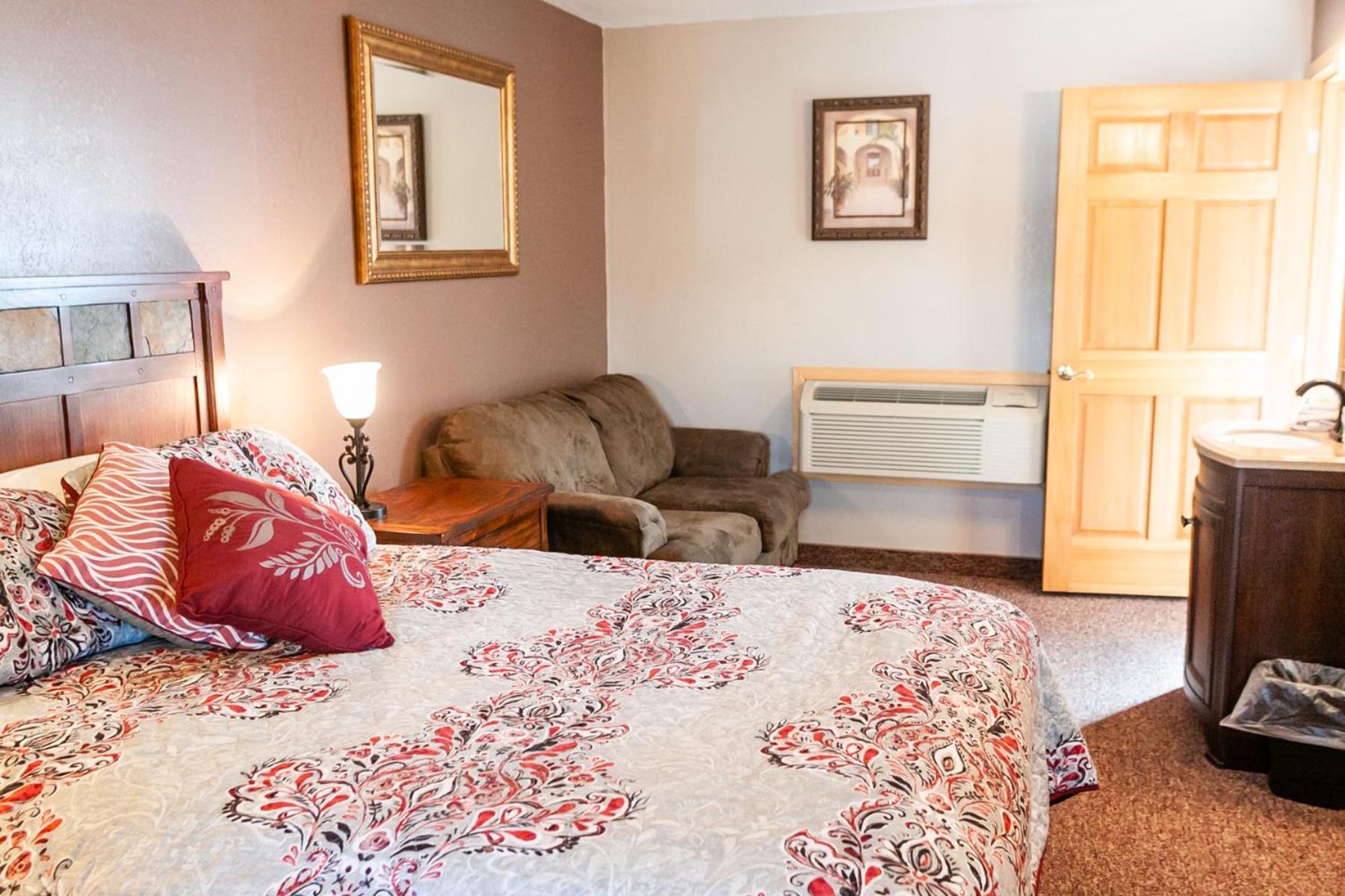 Circle R Motel photo 19