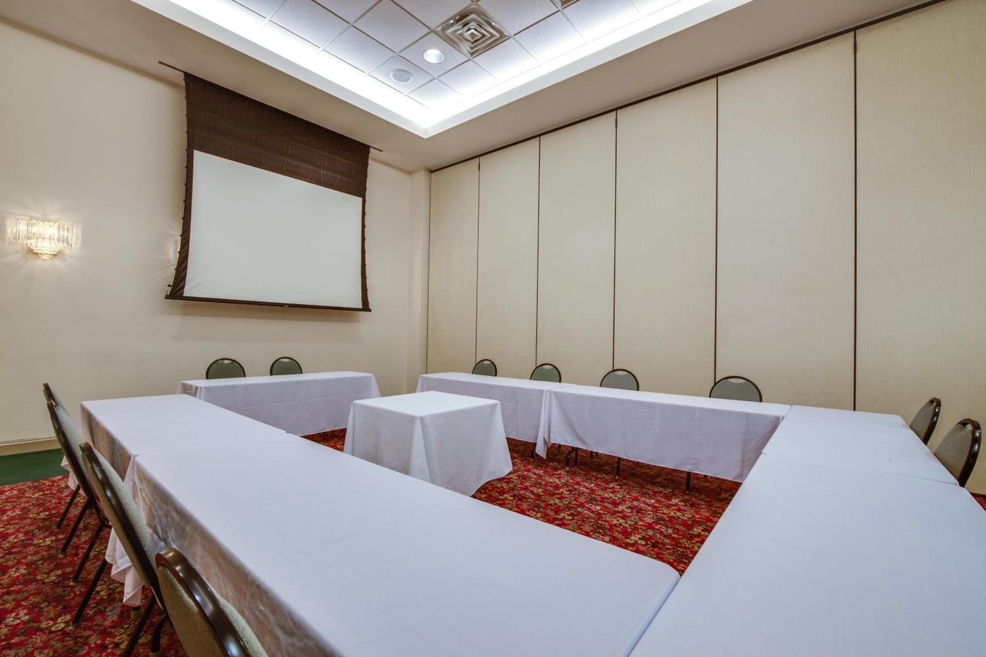 Holiday Inn Express Hotel & Suites Greensboro-East by IHG photo 8