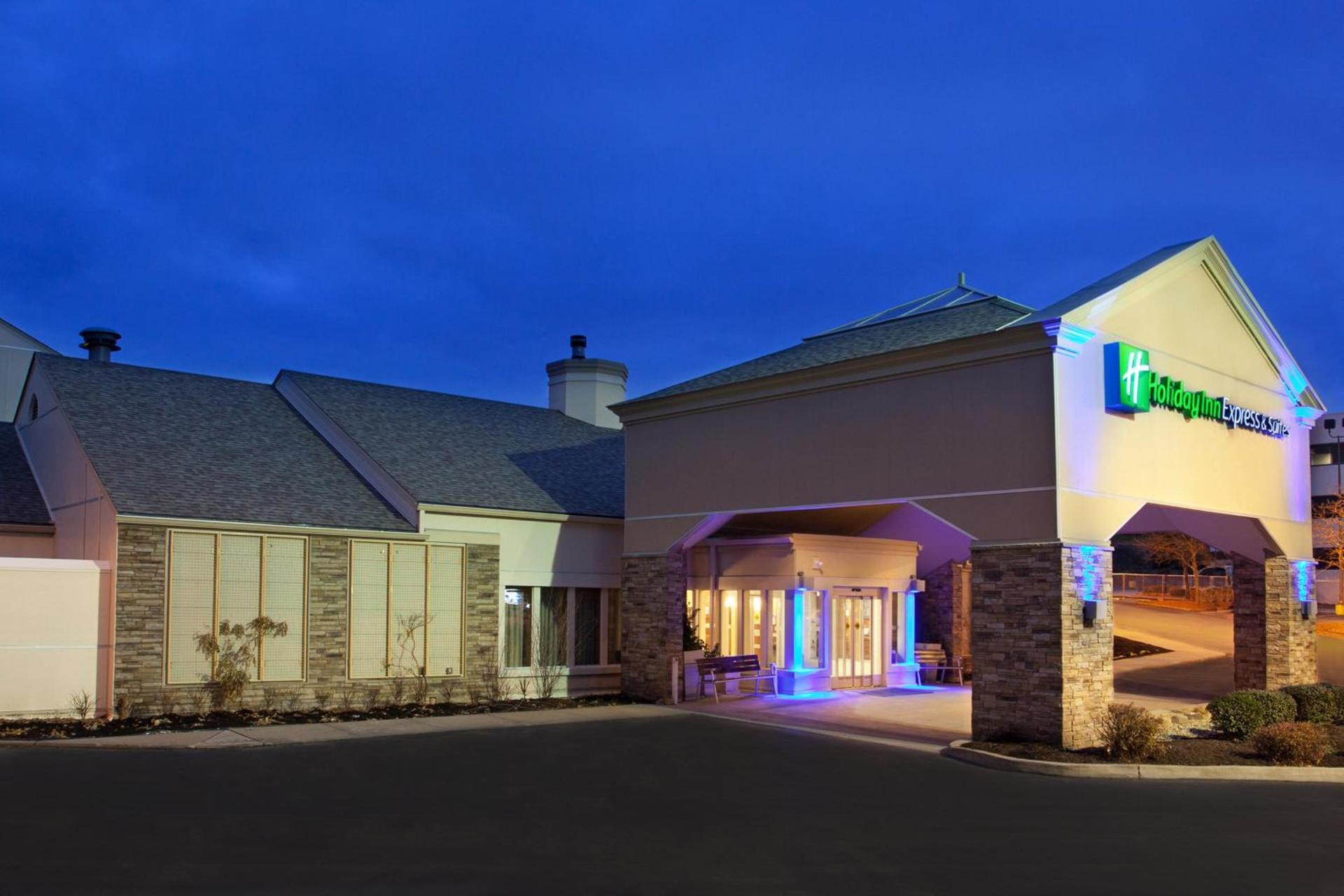 Holiday Inn Express Hotel & Suites Pittsburgh Airport by IHG — hotel in Robinson Township