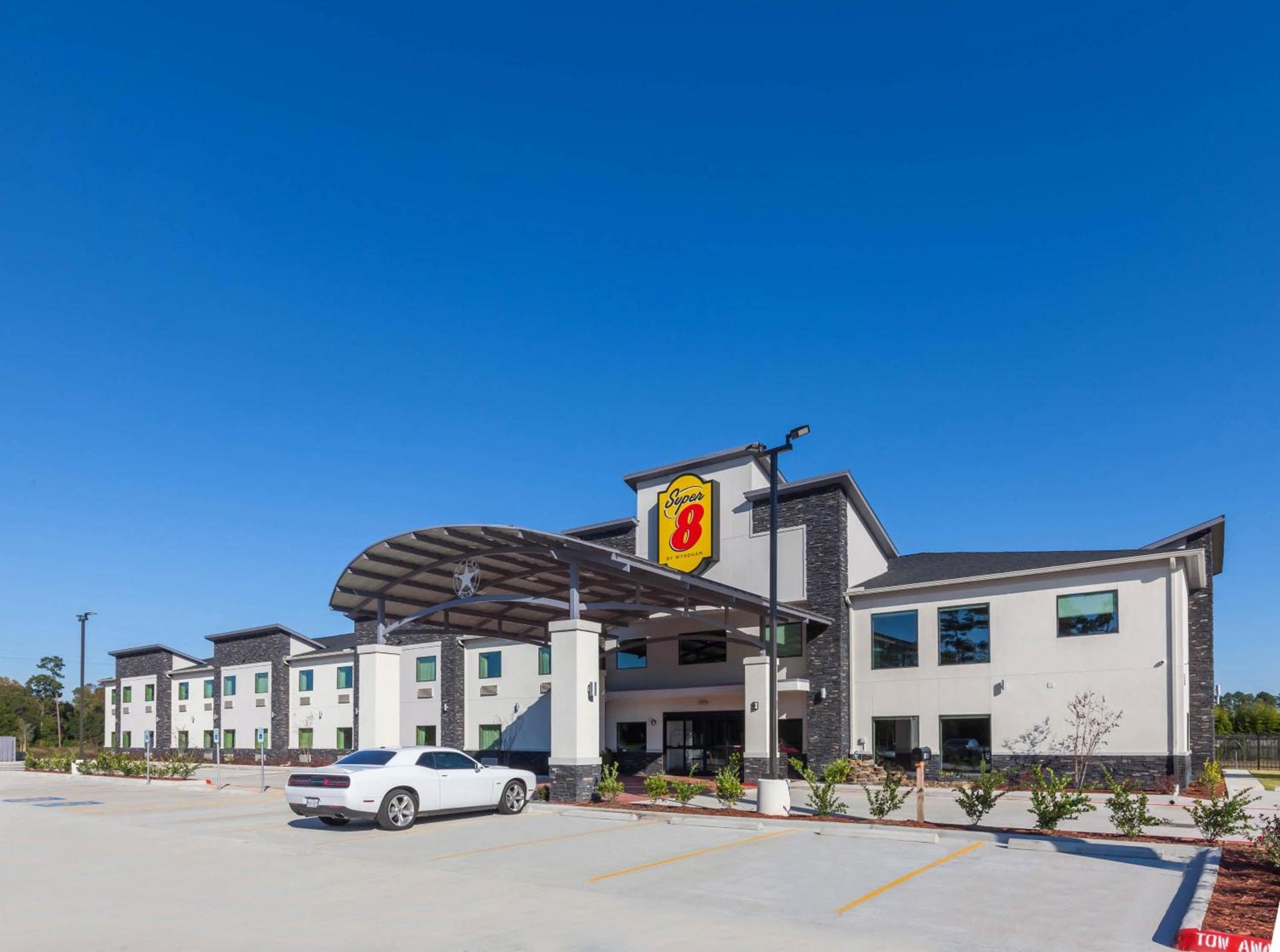 Super 8 by Wyndham Kingwood Houston North photo 28