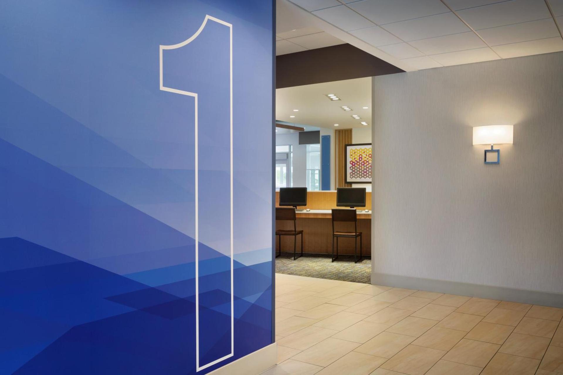 Holiday Inn Express & Suites Locust Grove by IHG photo 22