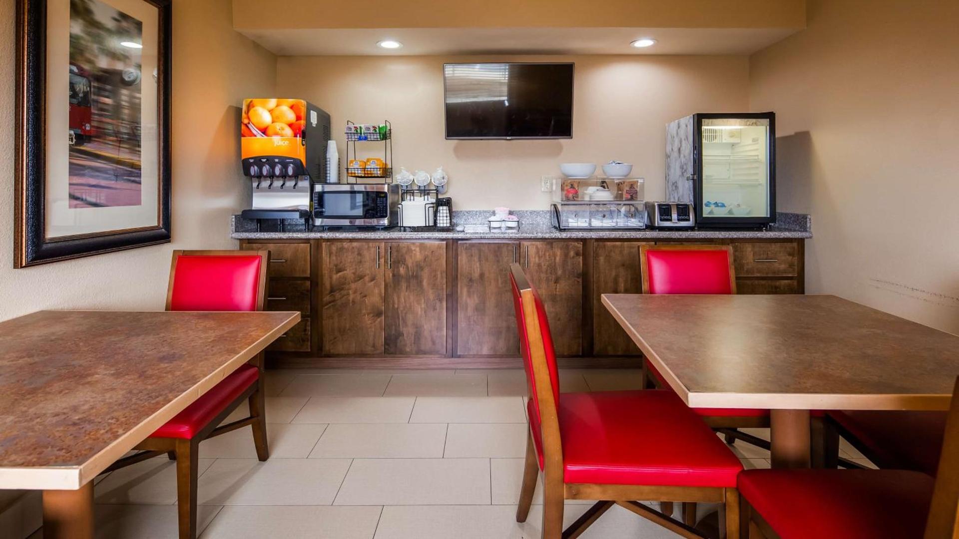 SureStay Hotel by Best Western Tupelo North photo 17