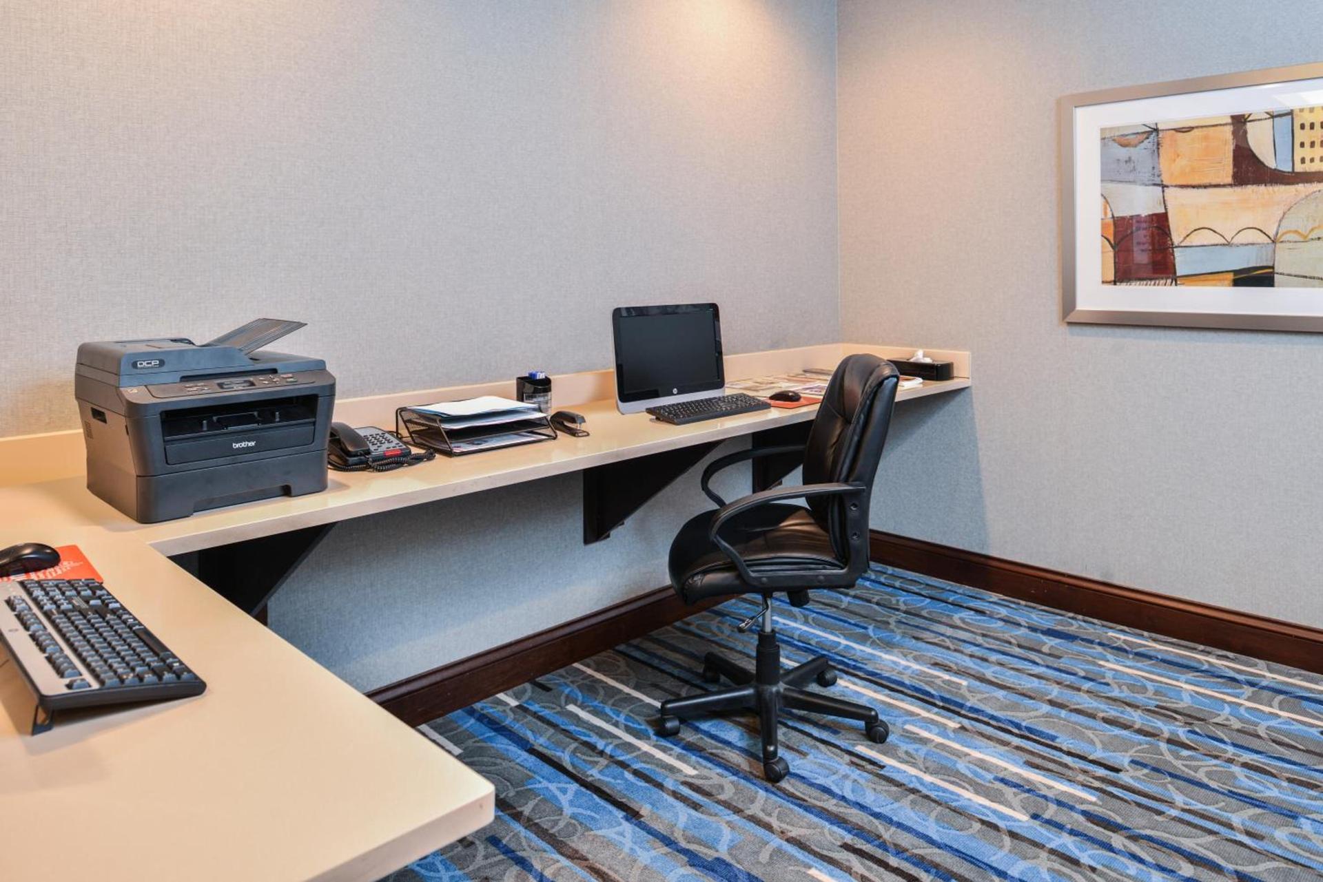 Holiday Inn Express Hotel & Suites York by IHG photo 3