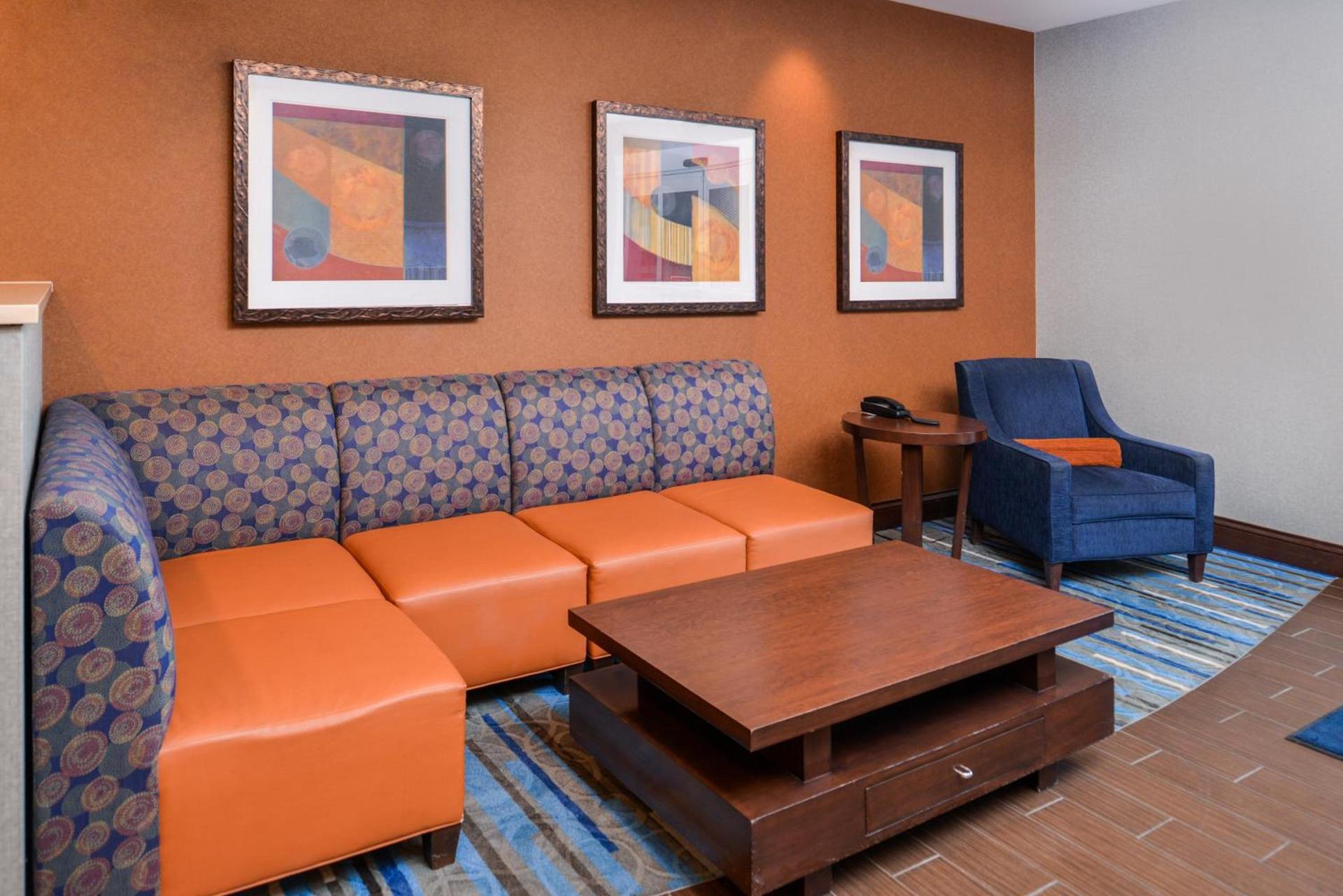 Holiday Inn Express Hotel & Suites York by IHG photo 7