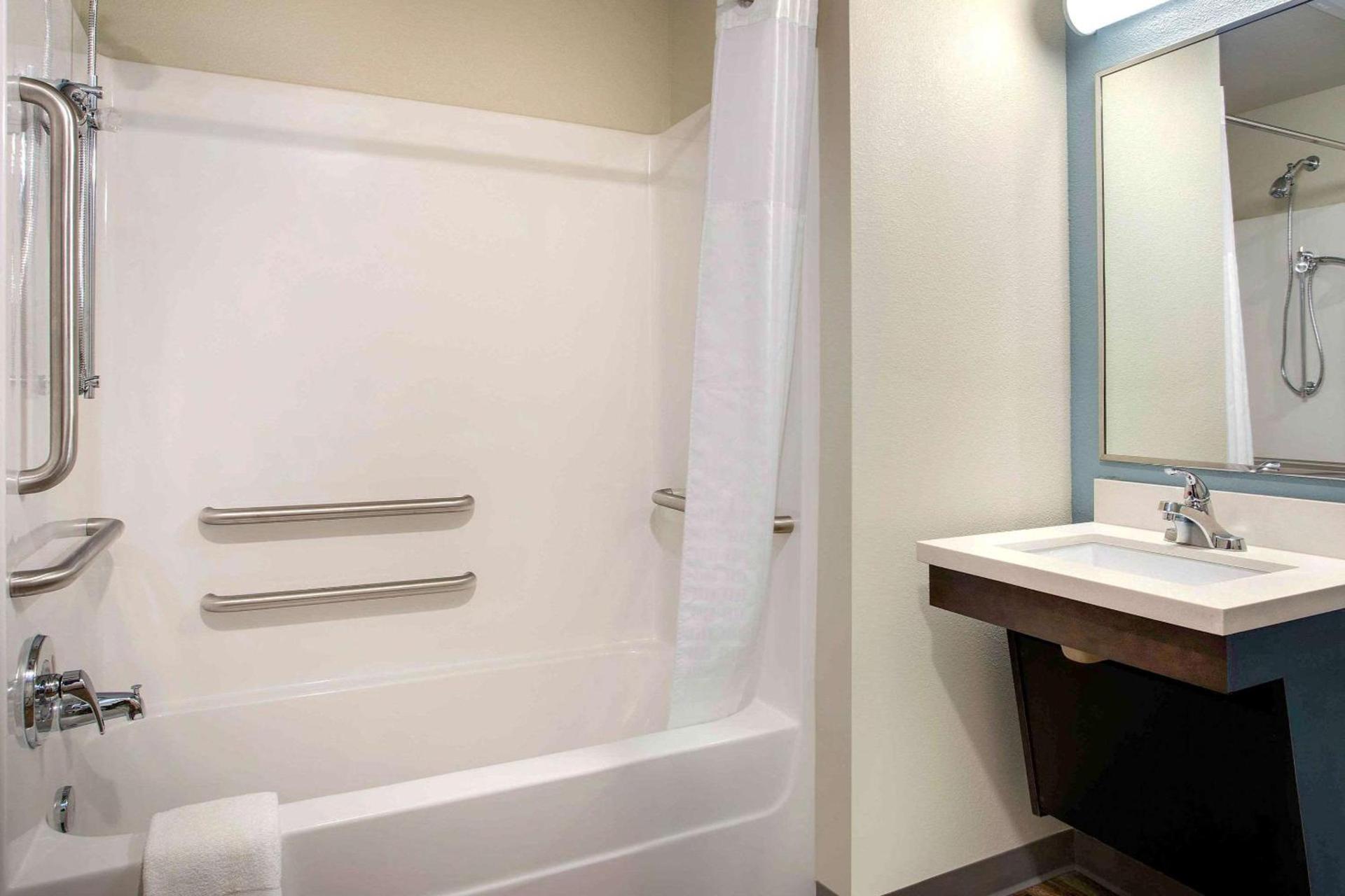 WoodSpring Suites Baltimore White Marsh - Nottingham photo 13