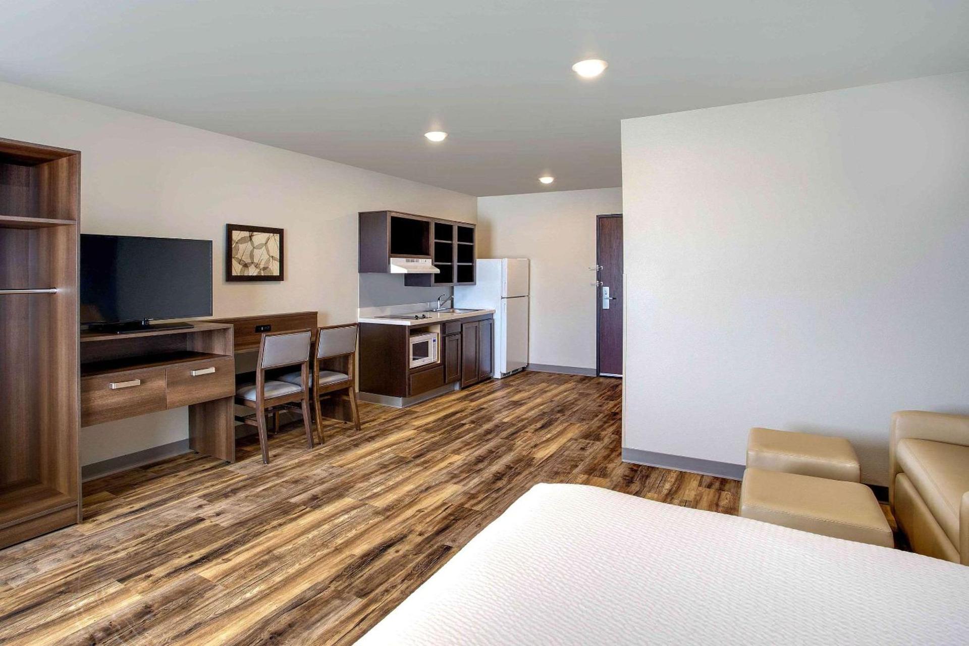 WoodSpring Suites Baltimore White Marsh - Nottingham photo 12