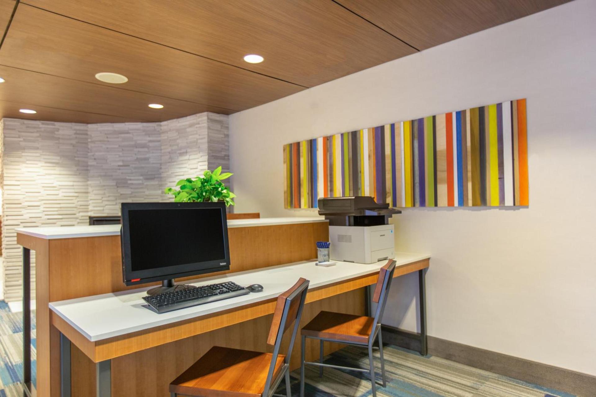 Holiday Inn Express Surprise by IHG photo 5