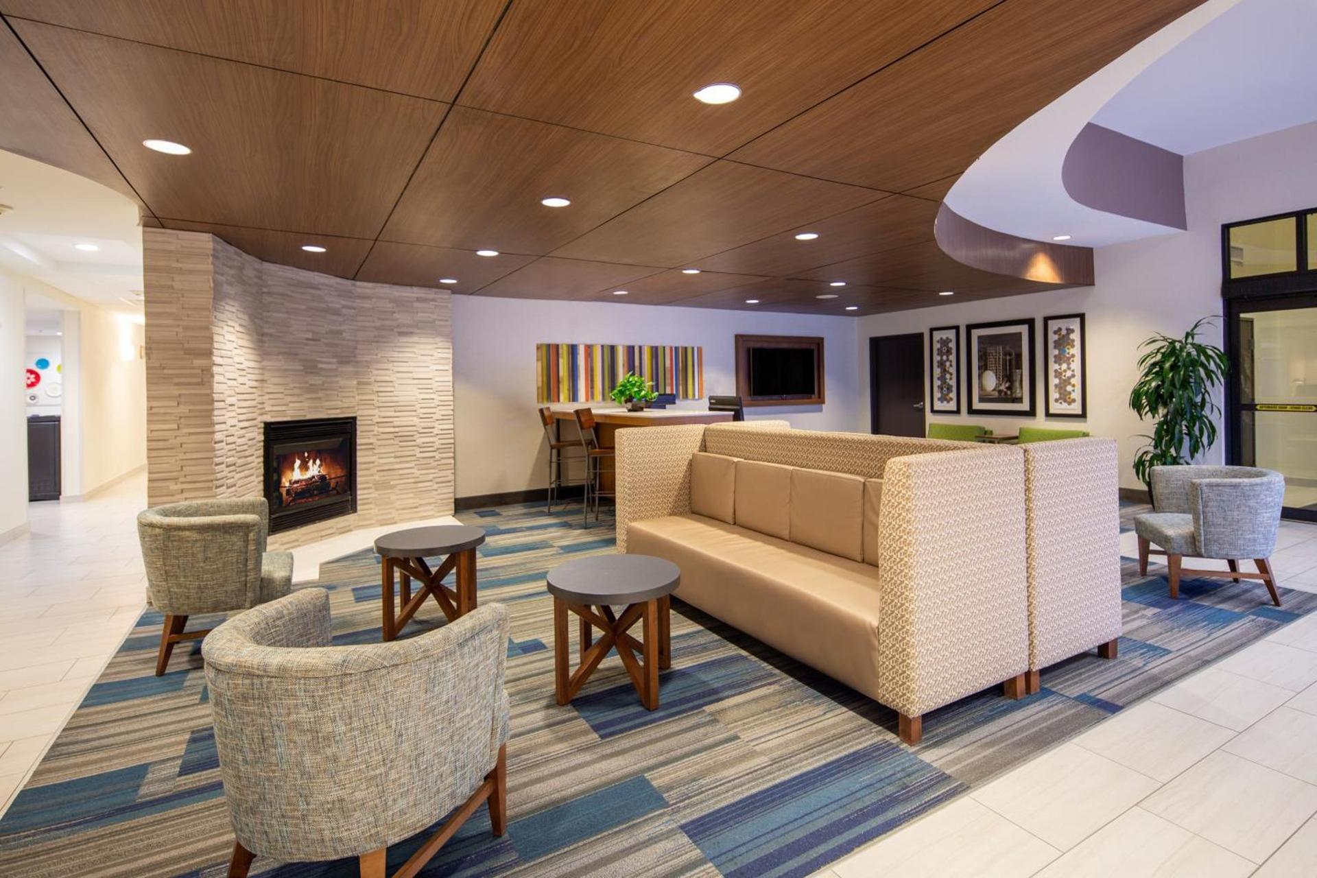 Holiday Inn Express Surprise by IHG photo 13