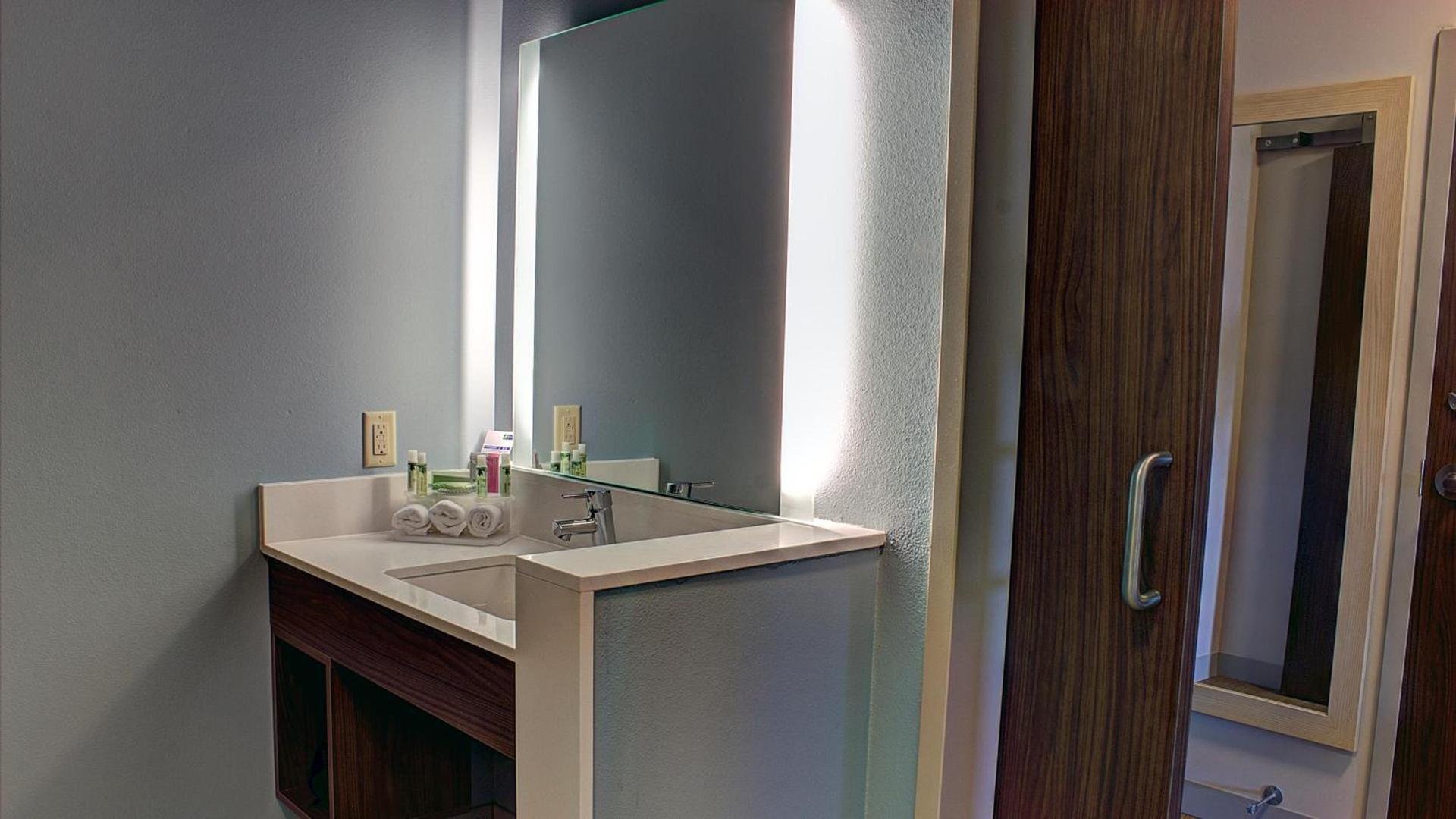 Holiday Inn Express Spencer by IHG photo 34