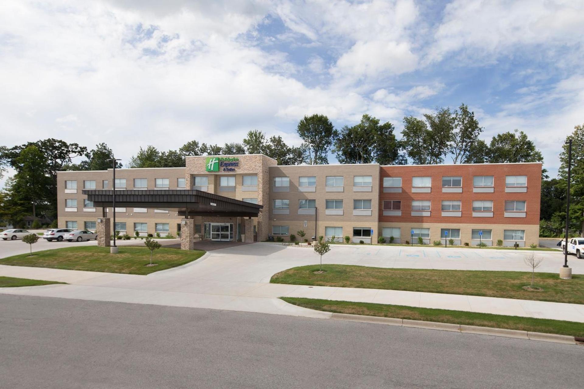Holiday Inn Express & Suites La Porte by IHG photo 1