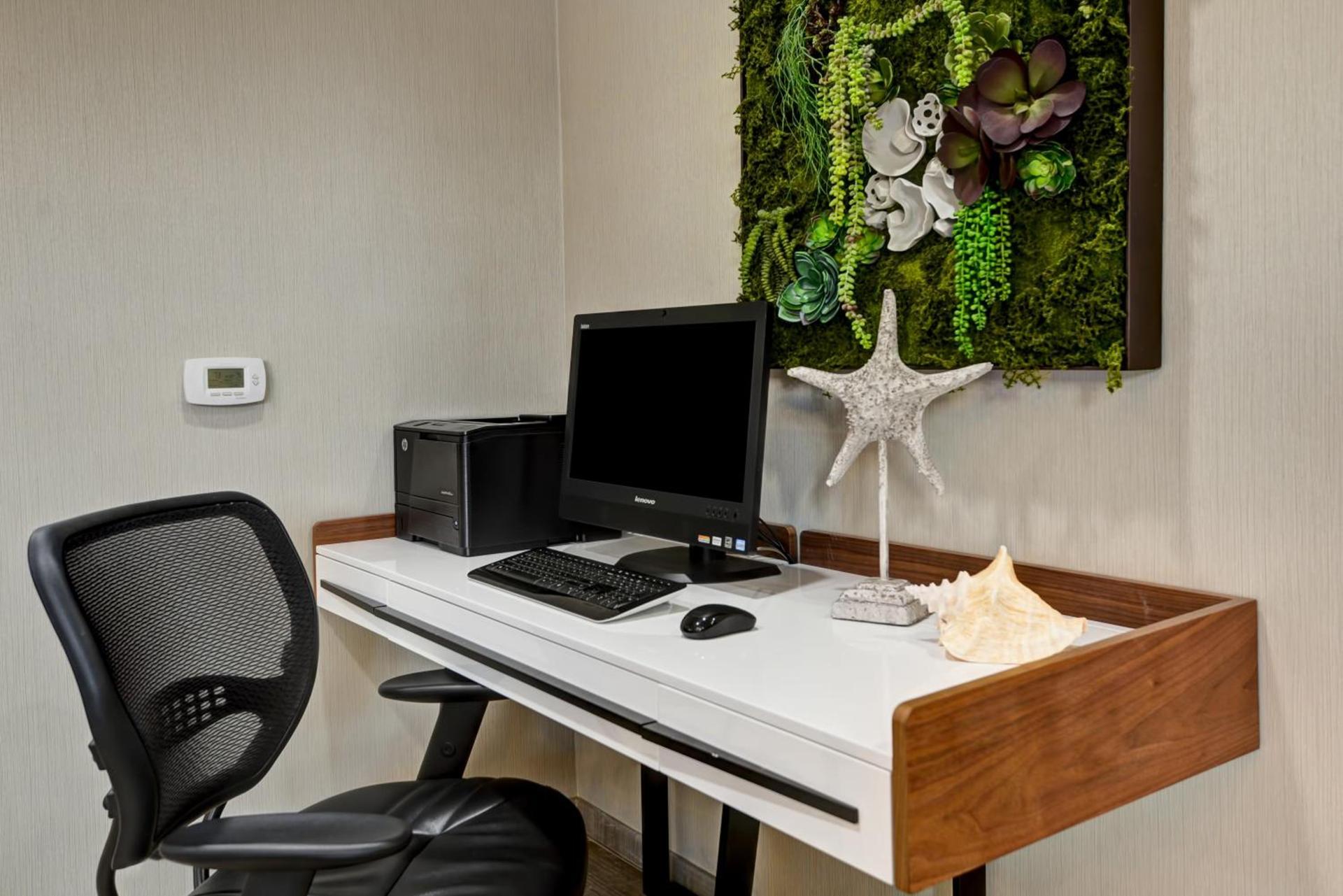 Holiday Inn Express Newport Beach by IHG photo 22