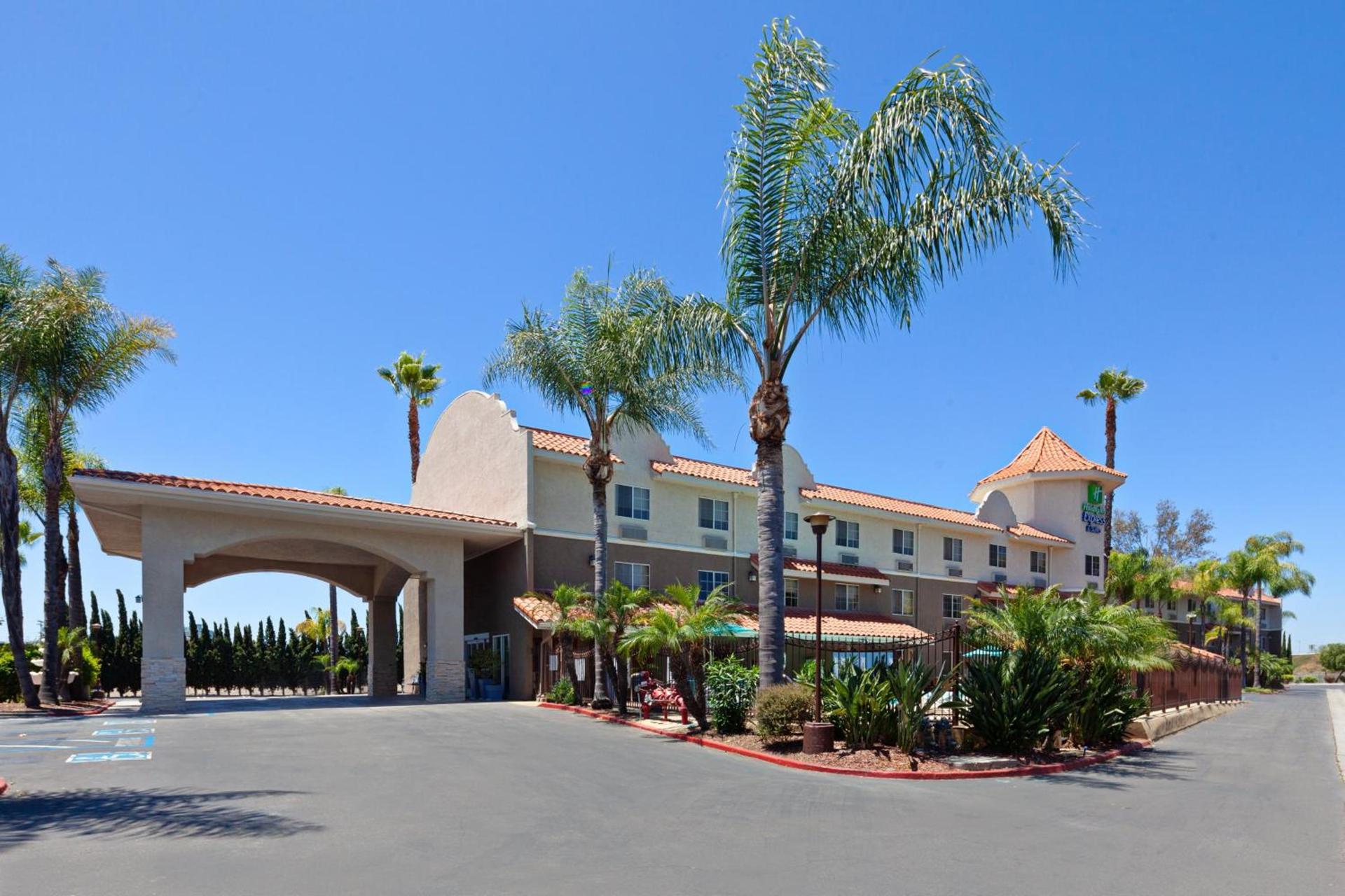 Holiday Inn Express Hotel & Suites San Diego-Escondido by IHG — hotel in Escondido