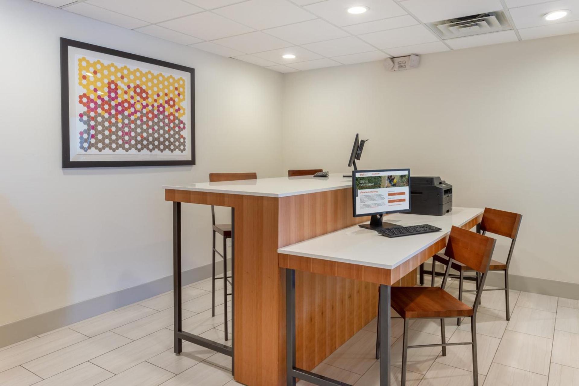 Holiday Inn Express Scottsburg by IHG photo 9