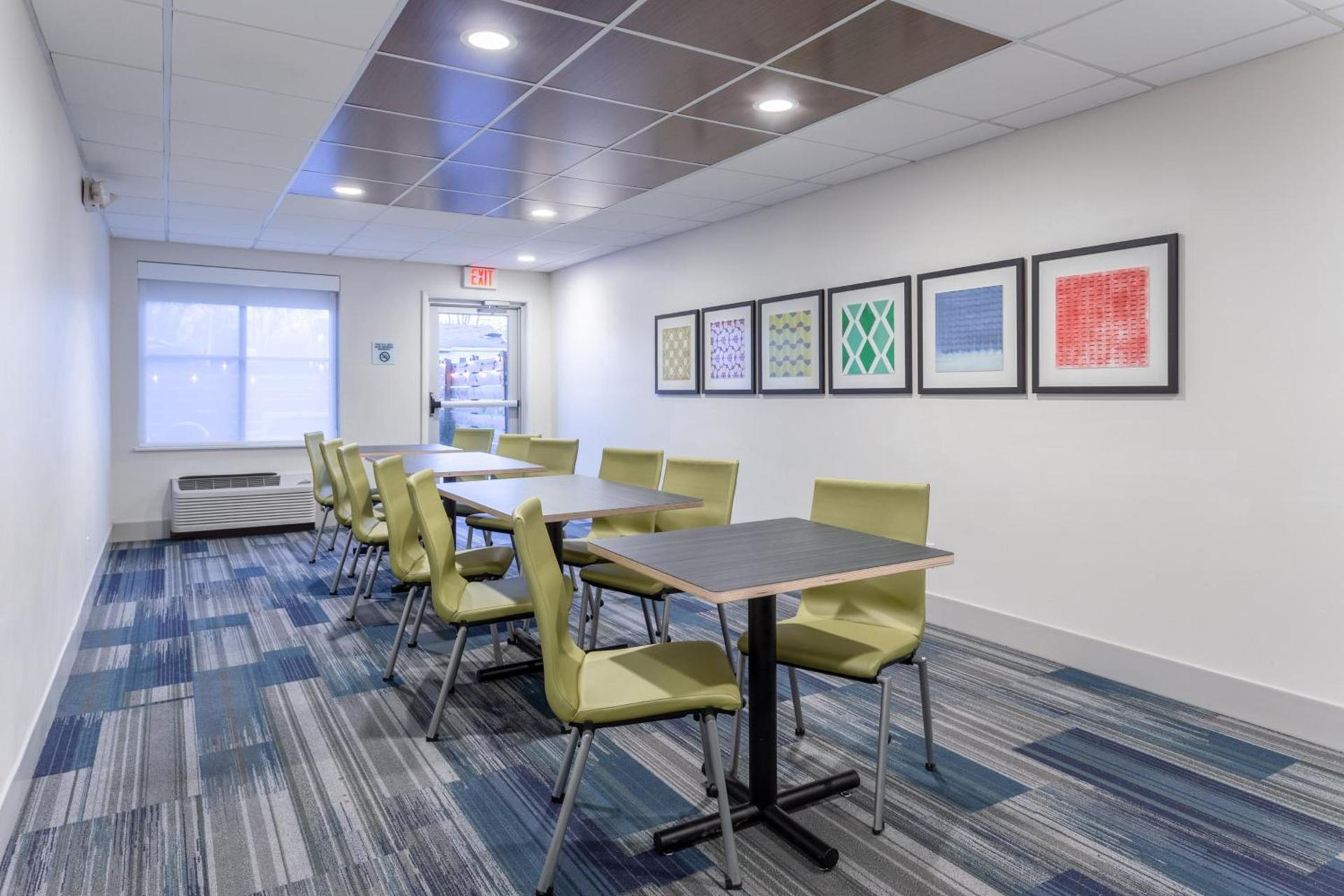 Holiday Inn Express Scottsburg by IHG photo 26