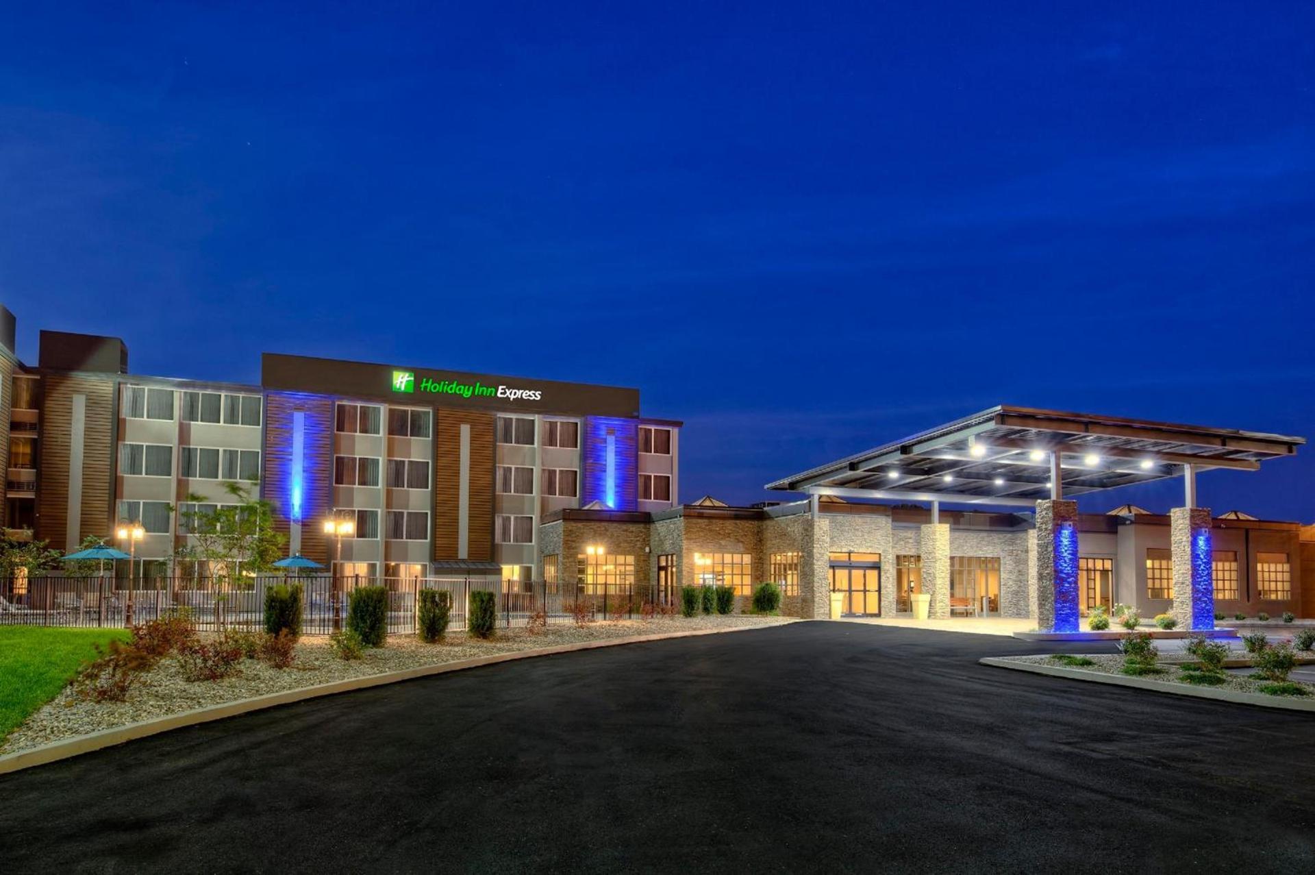 Holiday Inn Express Louisville Airport Expo Center by IHG photo 18