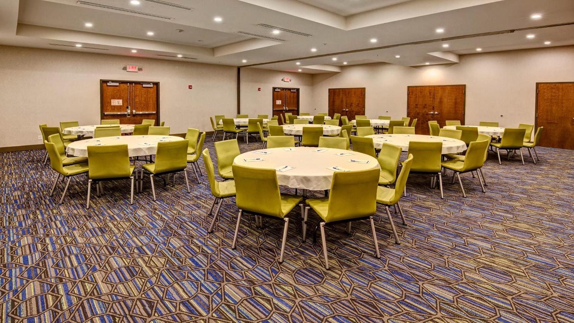 Holiday Inn Express Louisville Airport Expo Center by IHG photo 29