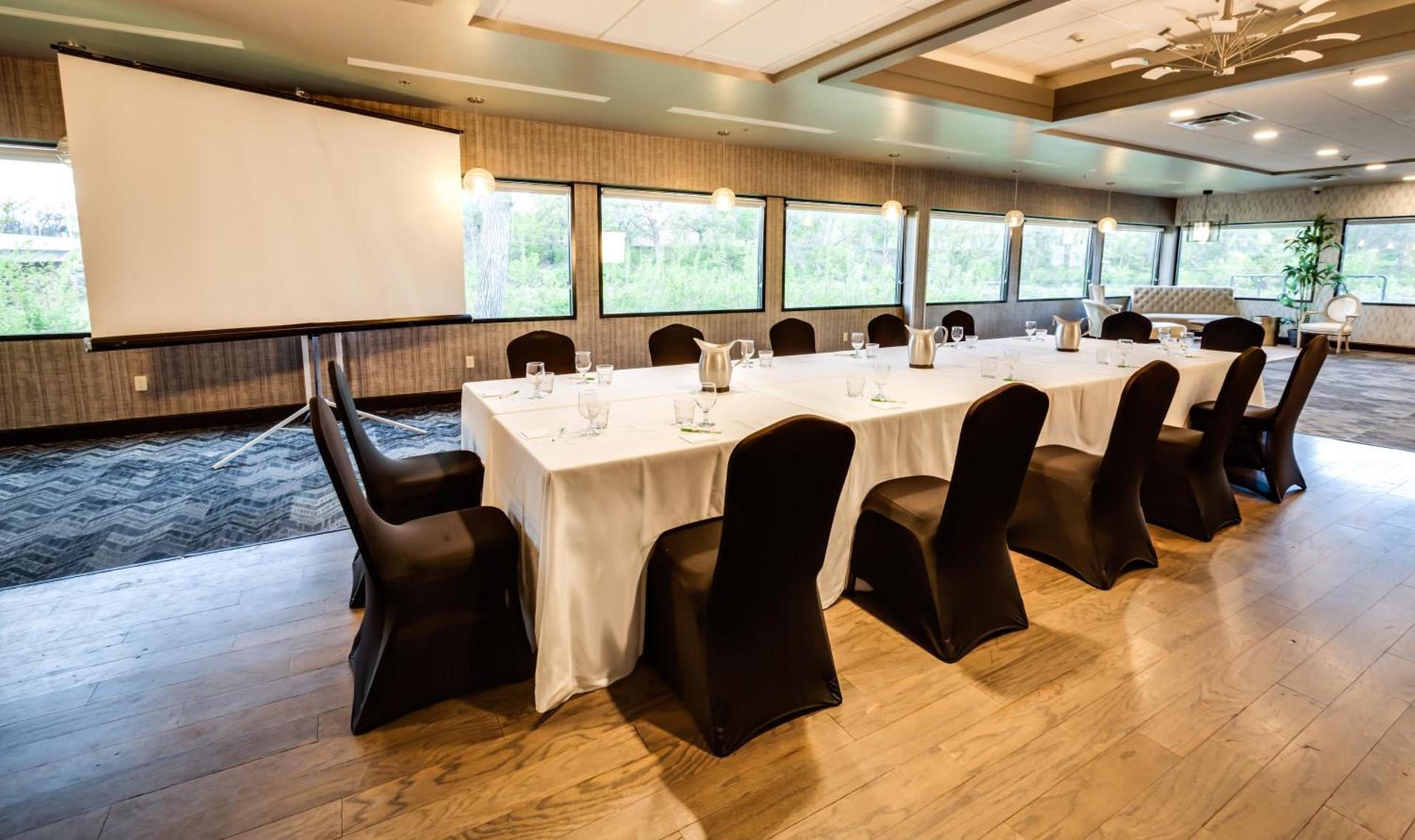 Holiday Inn Milwaukee Riverfront by IHG photo 36