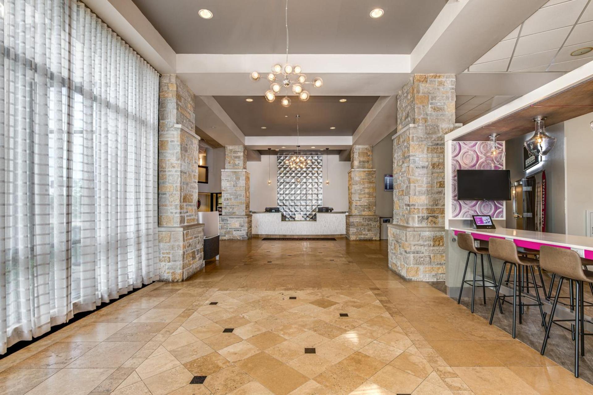 Crowne Plaza Milwaukee Airport by IHG photo 7