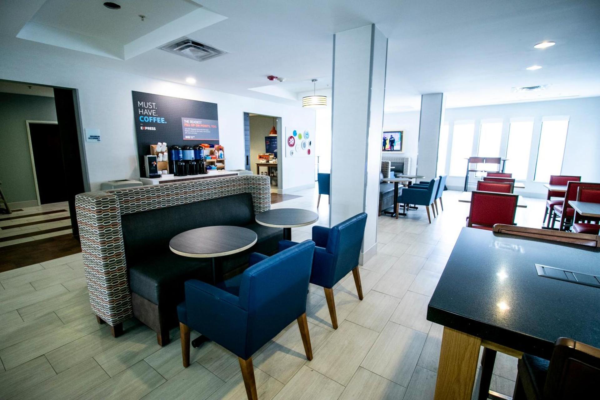 Holiday Inn Express Hotel & Suites Baton Rouge -Port Allen by IHG photo 23