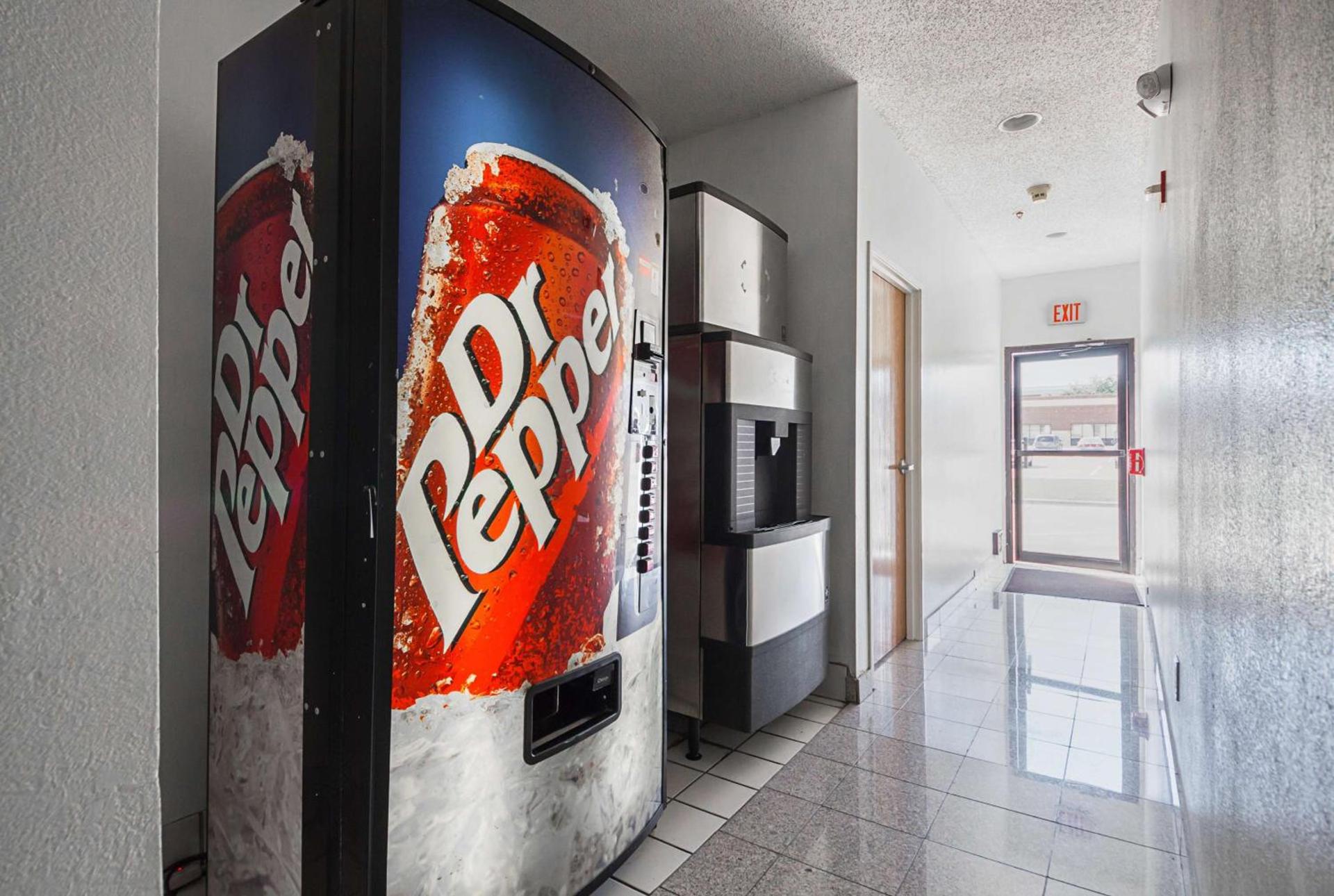 Motel 6 Dallas – Irving DFW Airport South photo 25