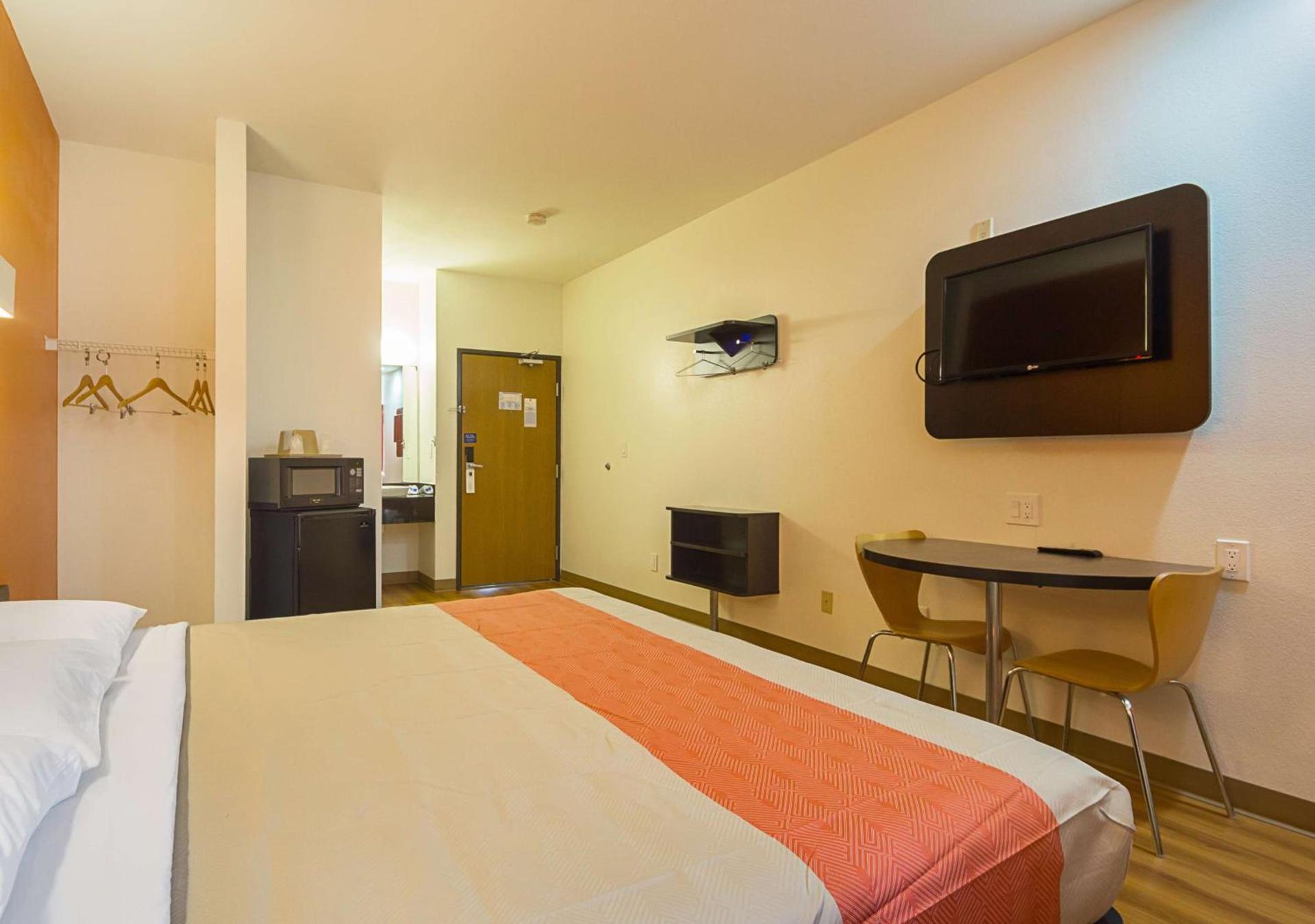Motel 6 Dallas – Irving DFW Airport South photo 12