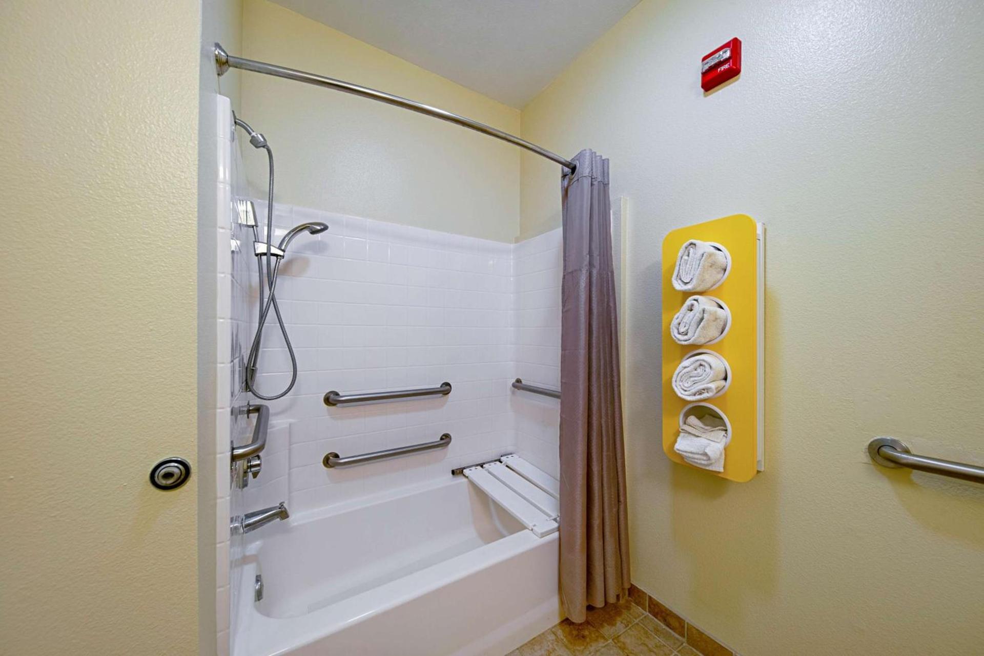 Motel 6-Rhome, TX photo 21