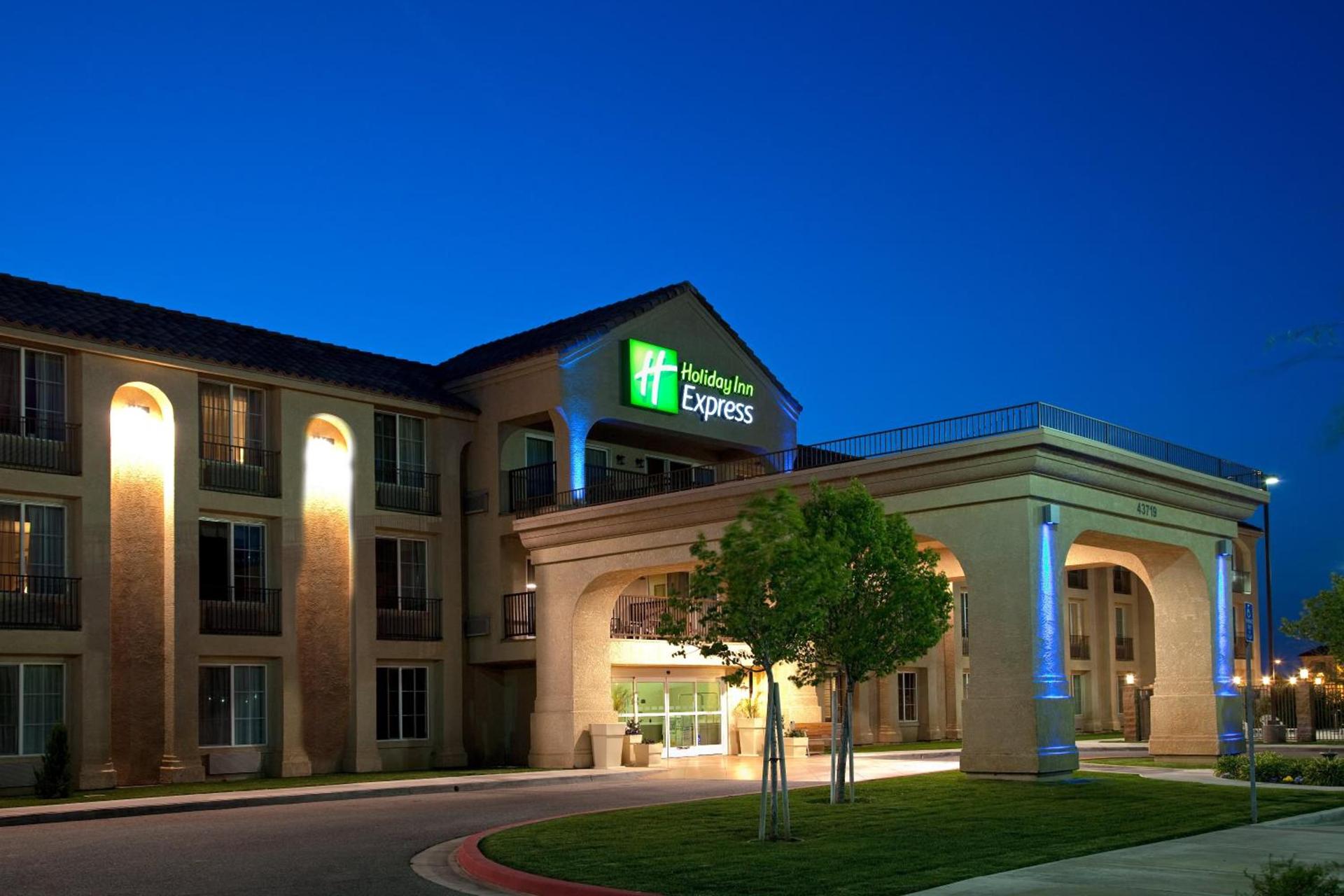 Holiday Inn Express Lancaster by IHG photo 2