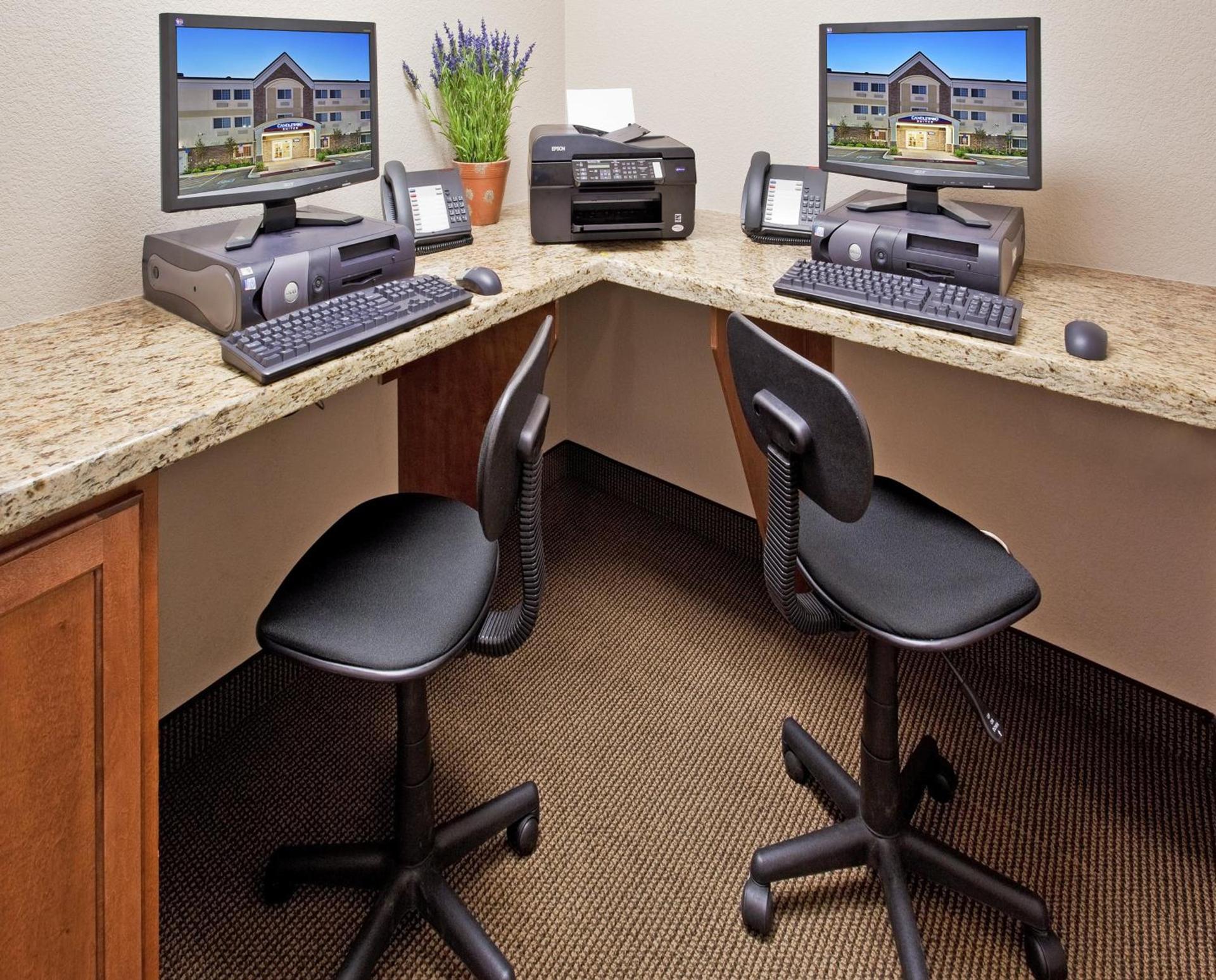 Candlewood Suites Turlock by IHG photo 2