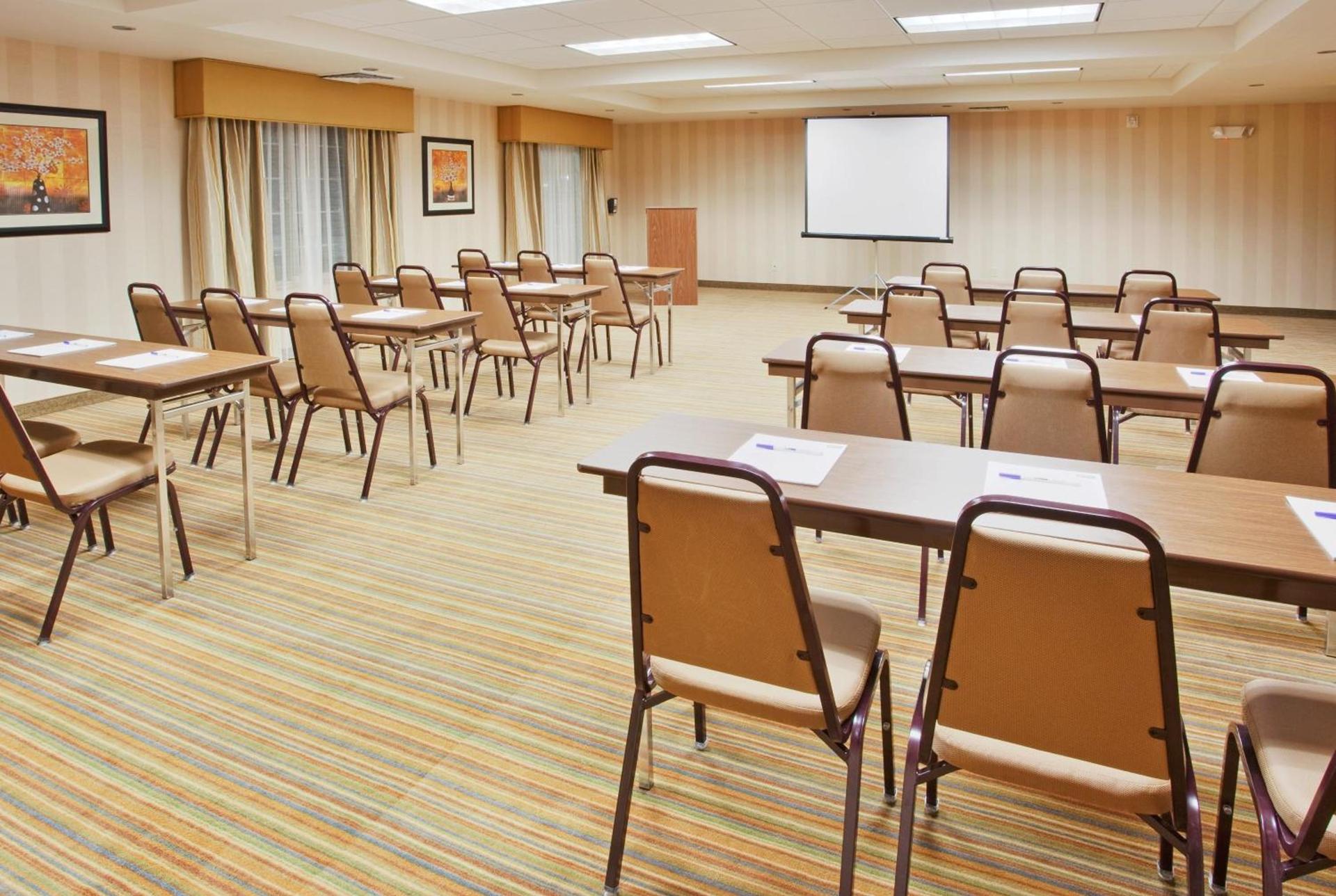 Holiday Inn Express Hotel & Suites Willows by IHG photo 16