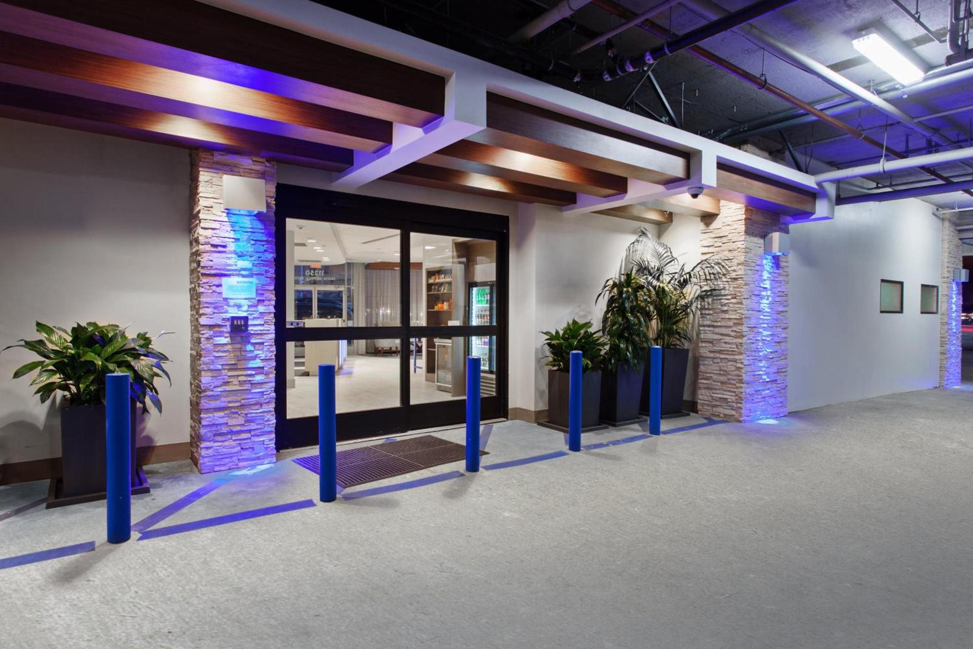 Holiday Inn Express West Los Angeles by IHG photo 14