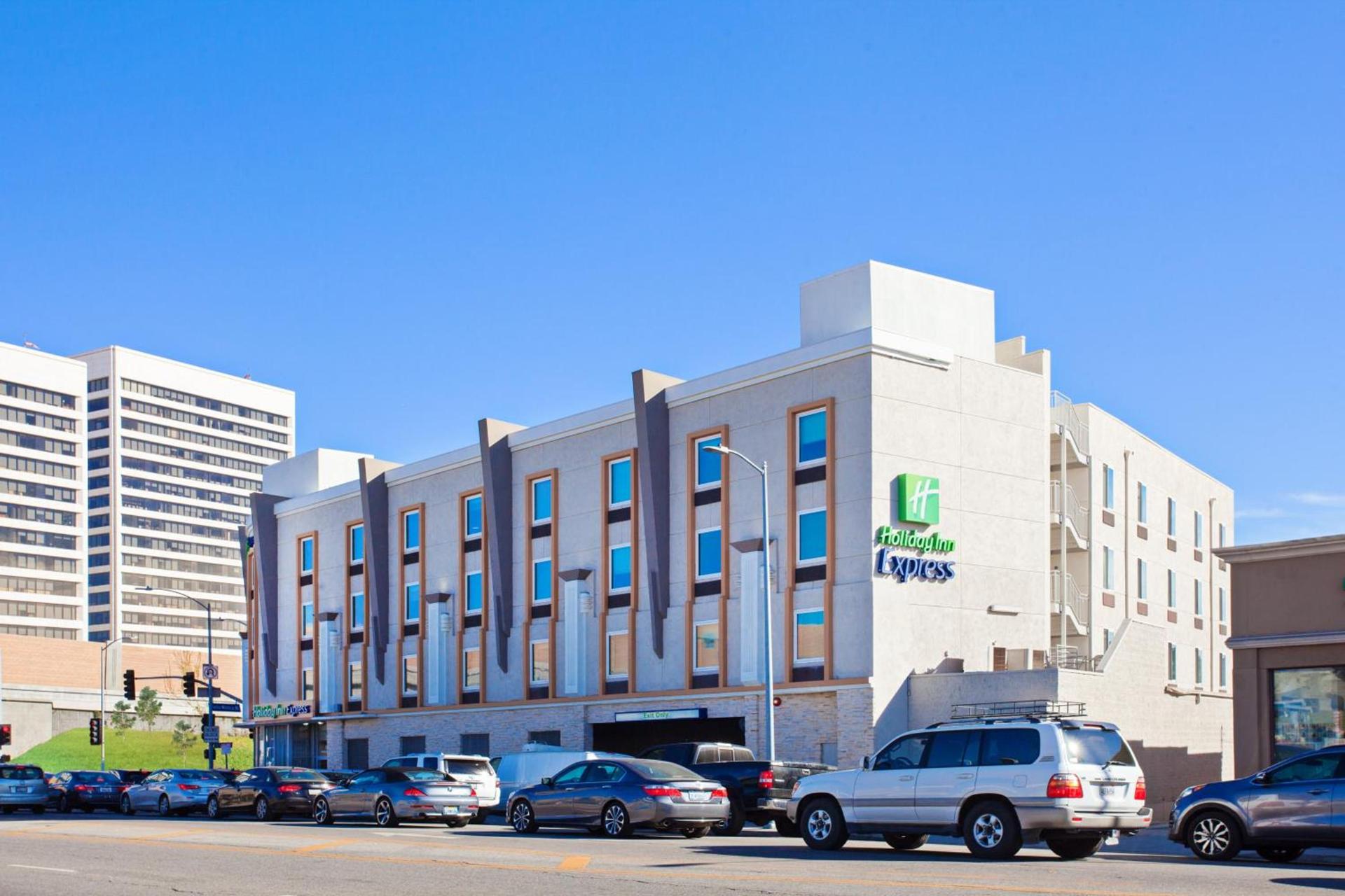 Holiday Inn Express West Los Angeles by IHG photo 1