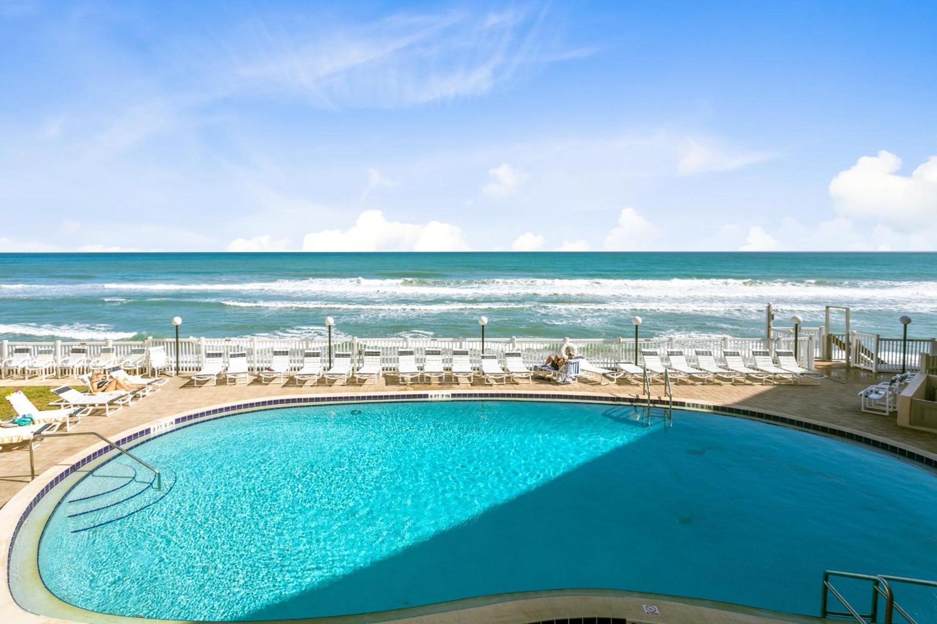 Paradise Beach Club - Oceanfront and Penthouse photo 6